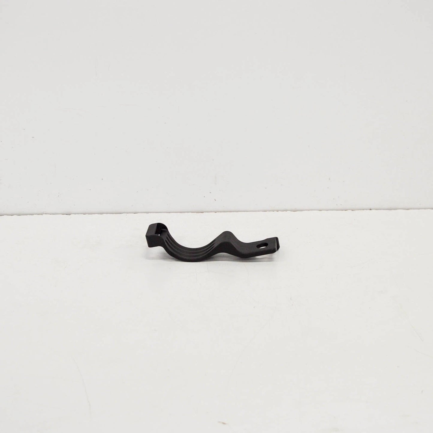 NEW BMW 1 F21 FUEL STRAINER BRACKET 16127292265 7292265 ORIGINAL