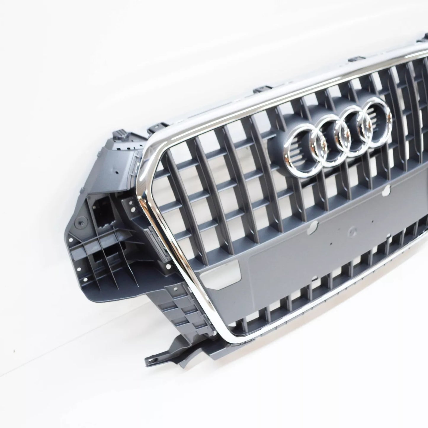 NEW AUDI Q3 8U RADIATOR GRILLE 8U0853651K1QP 8U0853651K 1QP