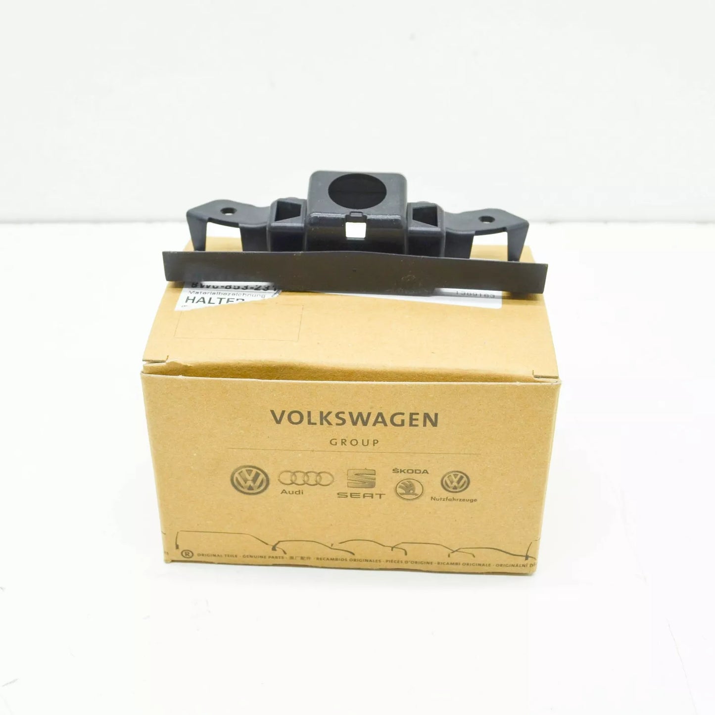 NEW AUDI A4 B9 FRONT RADIATOR GRILLE BRACKET 8W0853231A