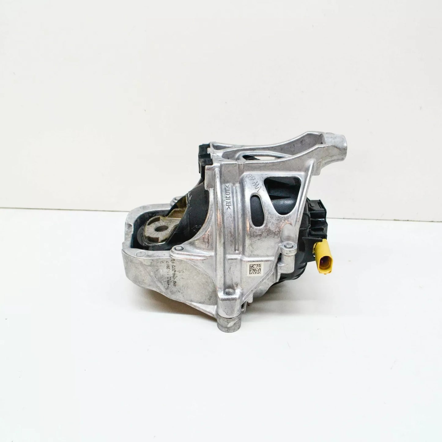 NEW AUDI A6 C8 RIGHT SIDE ENGINE MOUNT 4M0199372FQ ORIGINAL