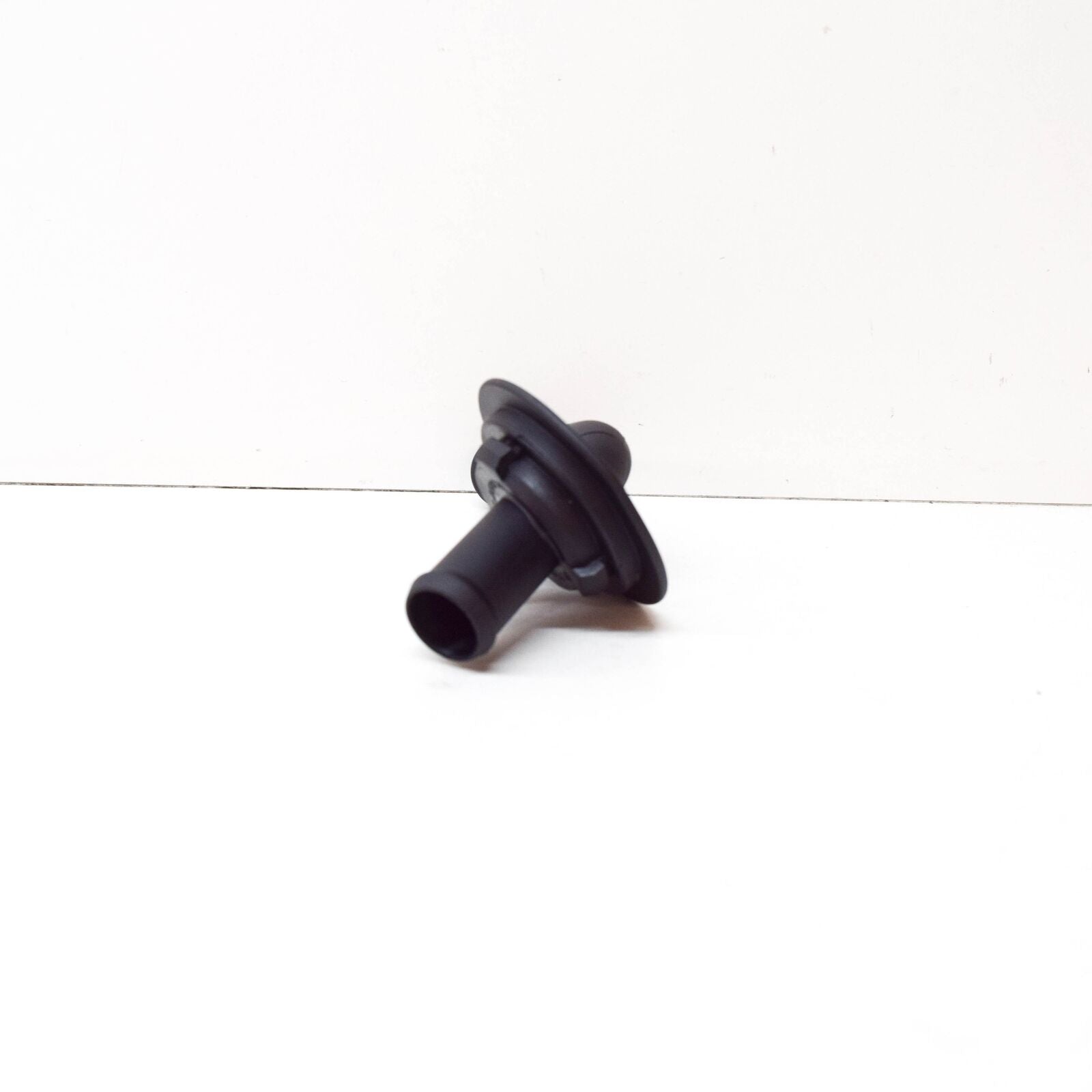 NEW MERCEDES-BENZ S W220 HEATER HOSE CONNECTOR A2208320015 ORIGINAL