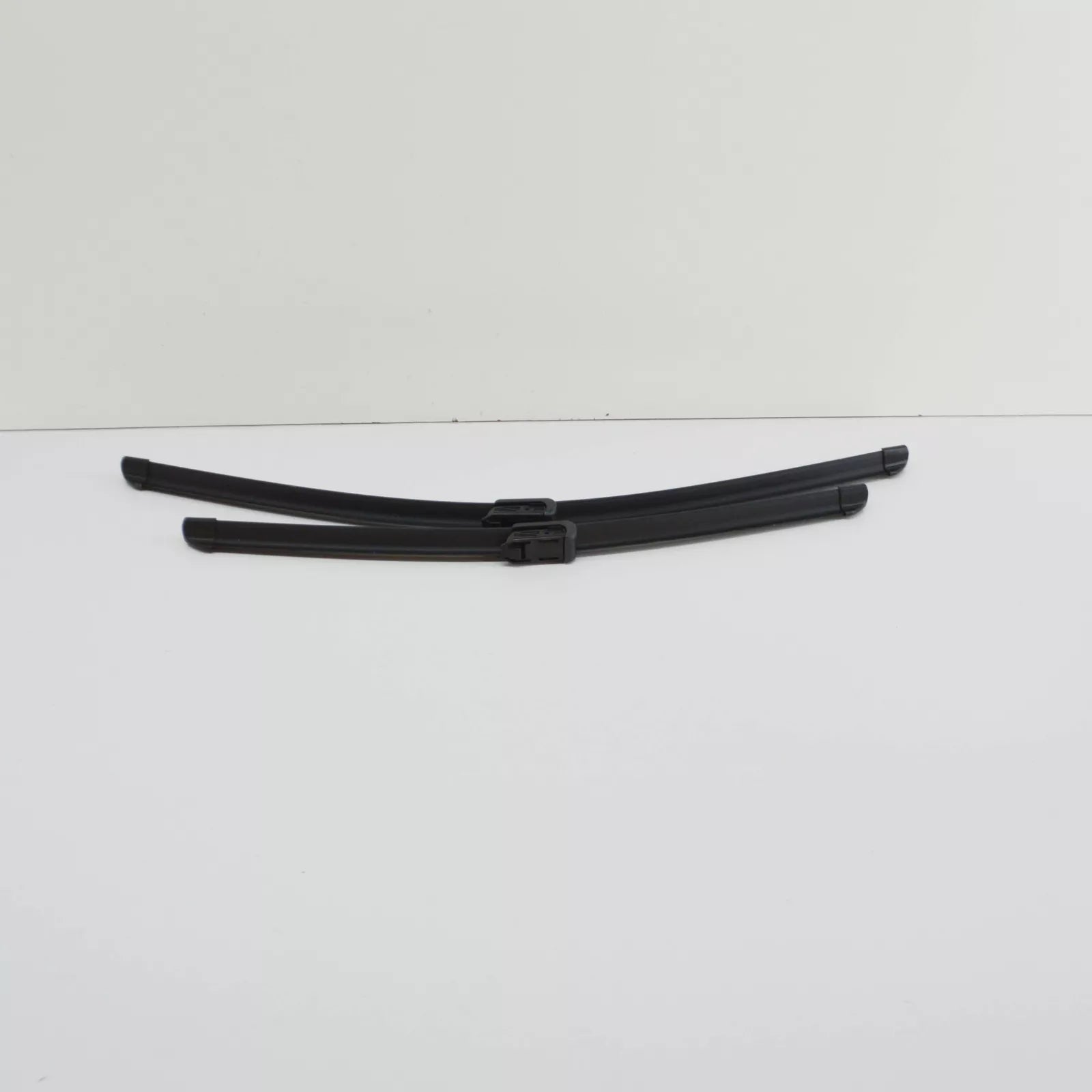 NEW VW SCIROCCO MK3 FRONT WINDSCREEN WIPER BLADES SET LHD 1K8998002 ORIGINAL
