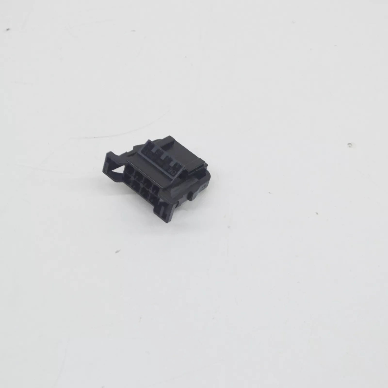NEW AUDI A1 MK1 8 PIN CONNECTOR HOUSING PLUG 3B0972724