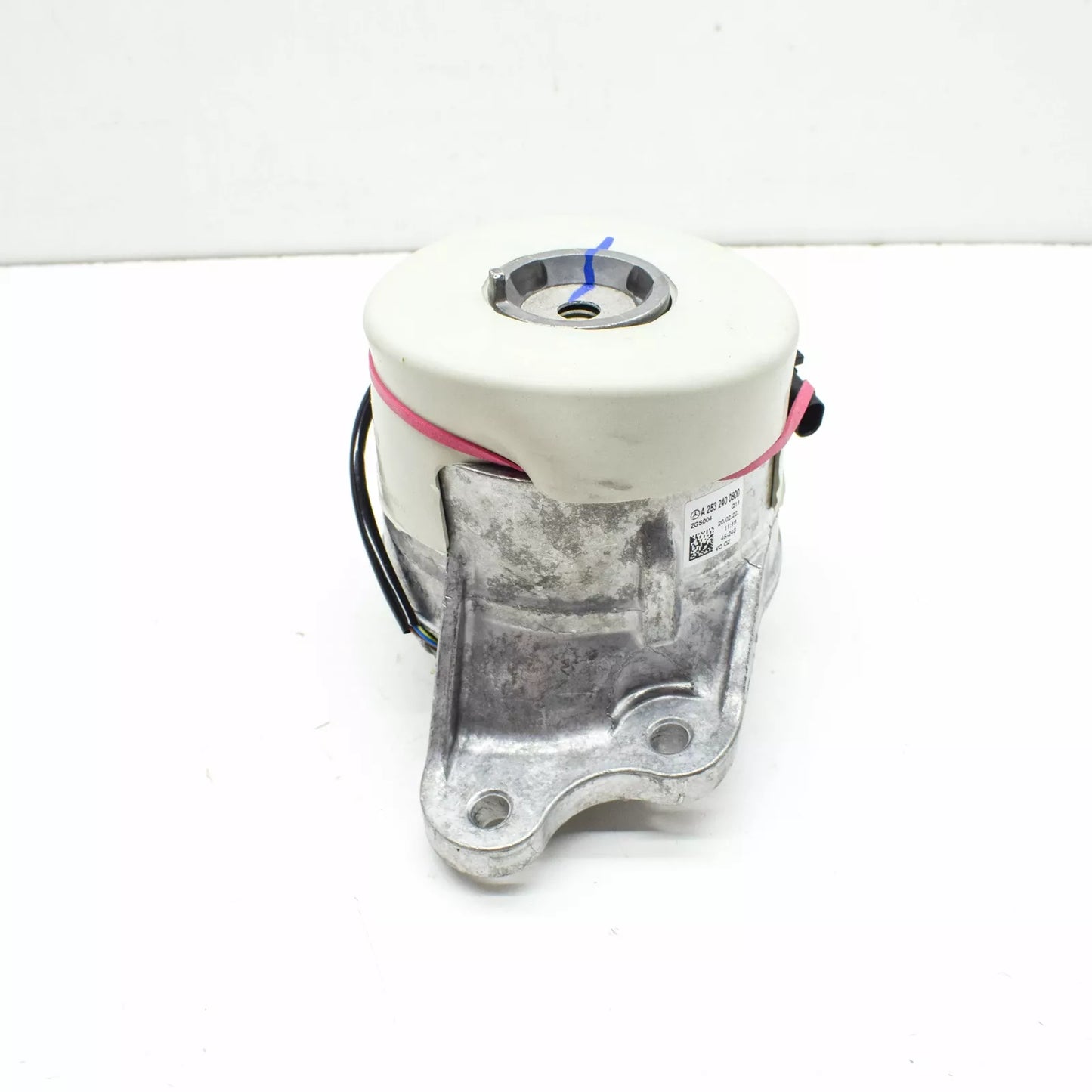 NEW MERCEDES-BENZ GLC COUPE C253 FRONT RIGHT ENGINE MOUNT A2532400800