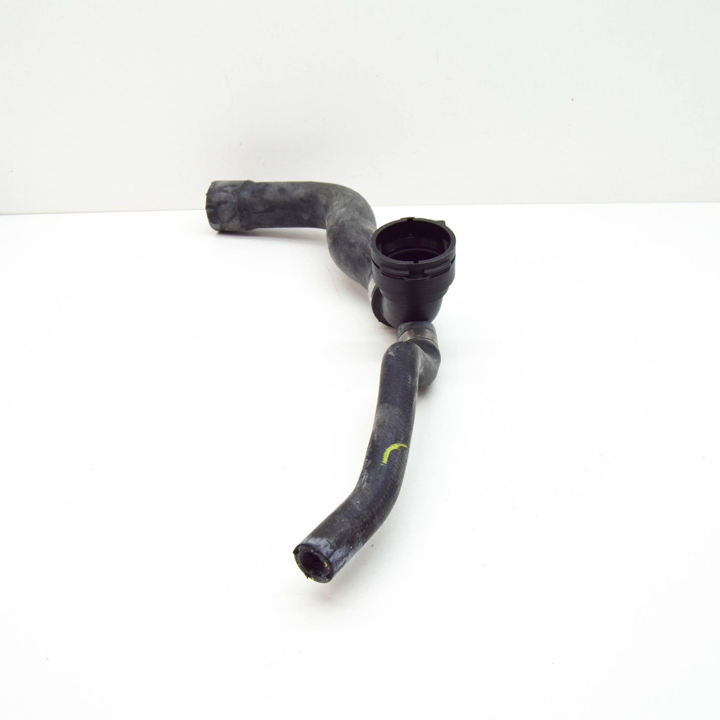 NEW MERCEDES-BENZ CL C215 RADIATOR TOP HOSE A2205013982 ORIGINAL