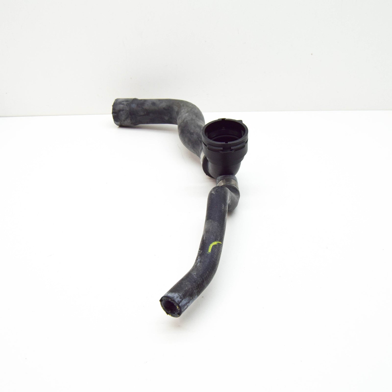 NEW MERCEDES-BENZ CL C215 RADIATOR TOP HOSE A2205013982 ORIGINAL