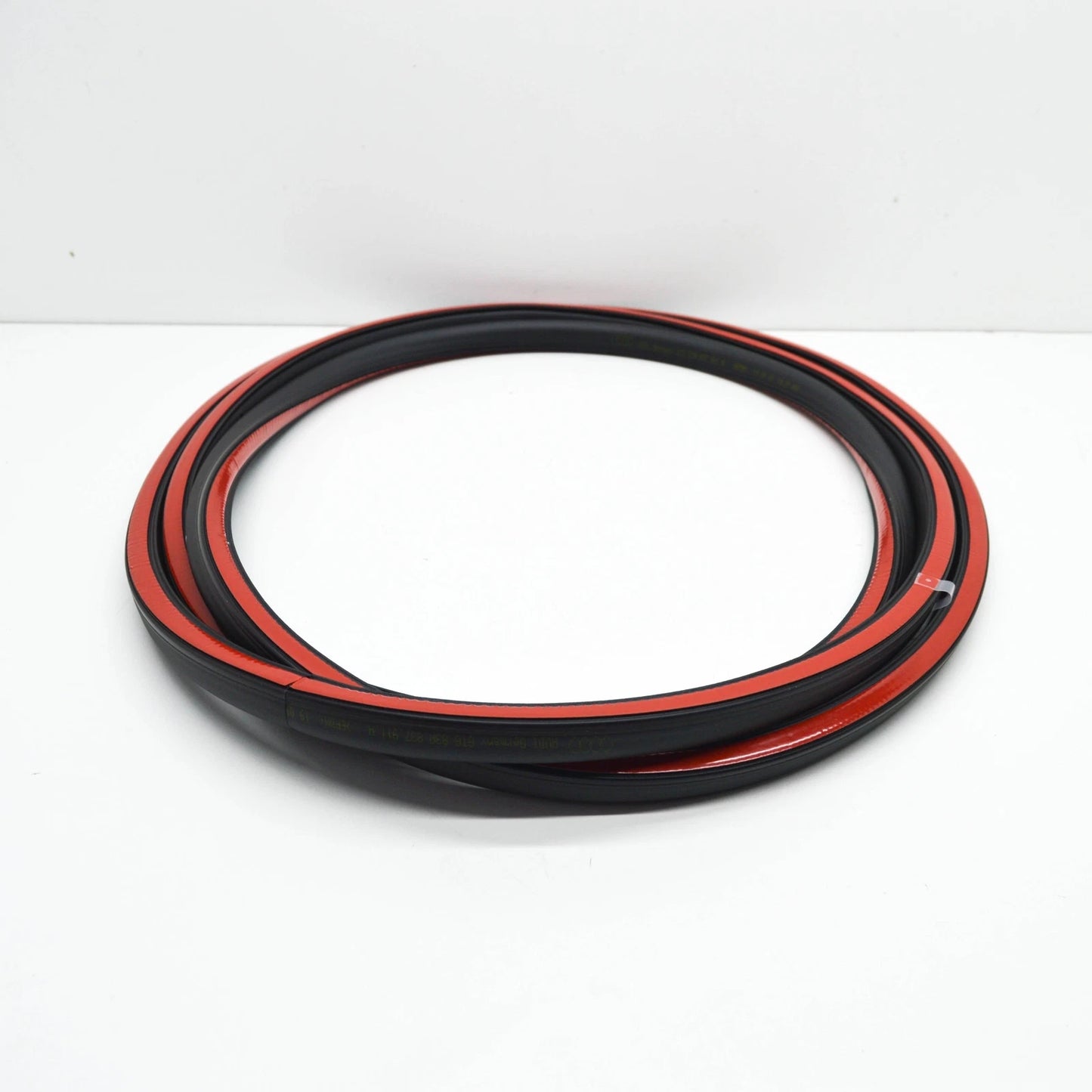 NEW AUDI Q3 F3 FRONT LEFT DOOR SEALING 83A837911A