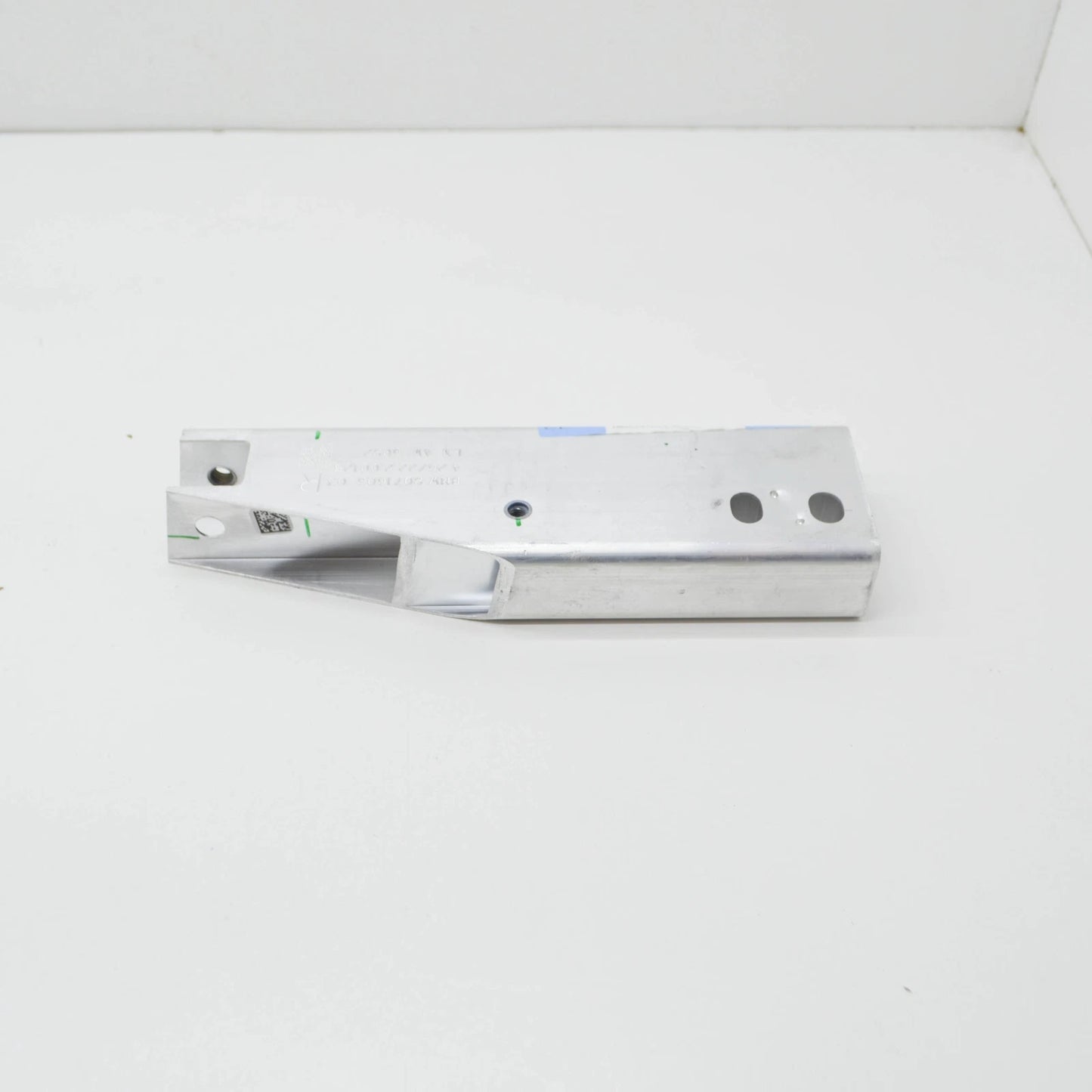 NEW BMW 4 M G22 FRONT RIGHT BUMPER SUPPORT RAIL BRACKET 51118071606 ORIGINAL