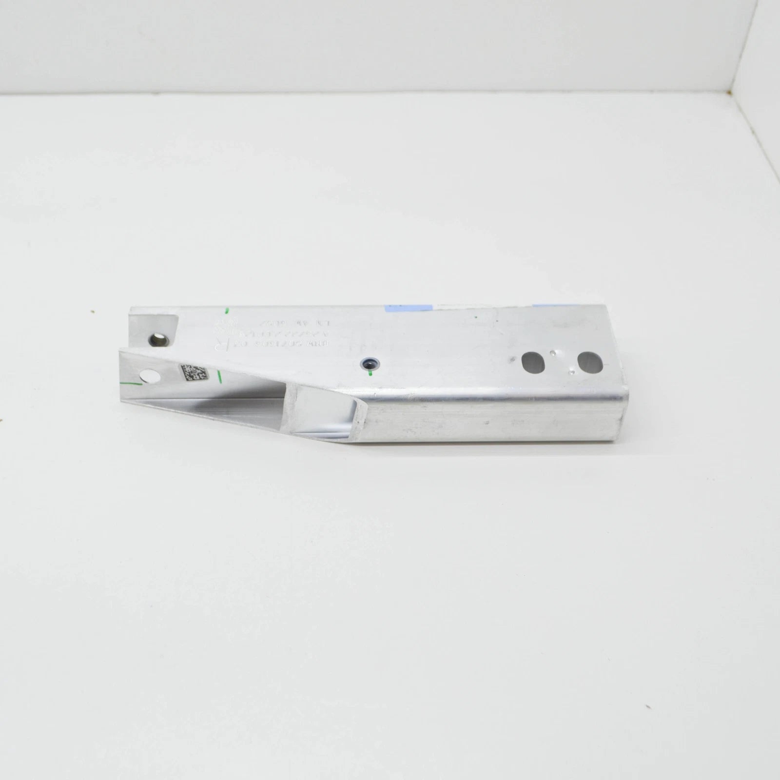 NEW BMW 4 M G22 FRONT RIGHT BUMPER SUPPORT RAIL BRACKET 51118071606 ORIGINAL