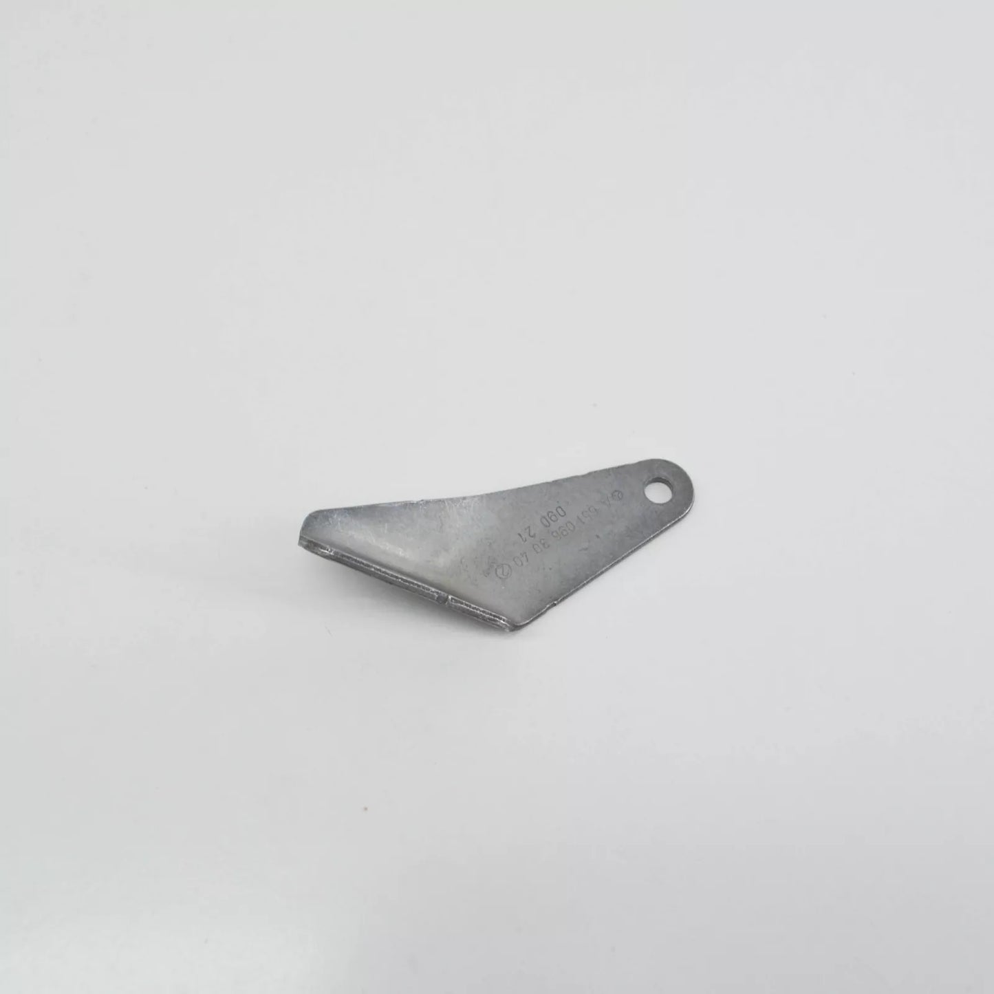 NEW MB SPRINTER W906 EXHAUST GAS TURBO TO ALTERNATOR BRACKET A6510963040