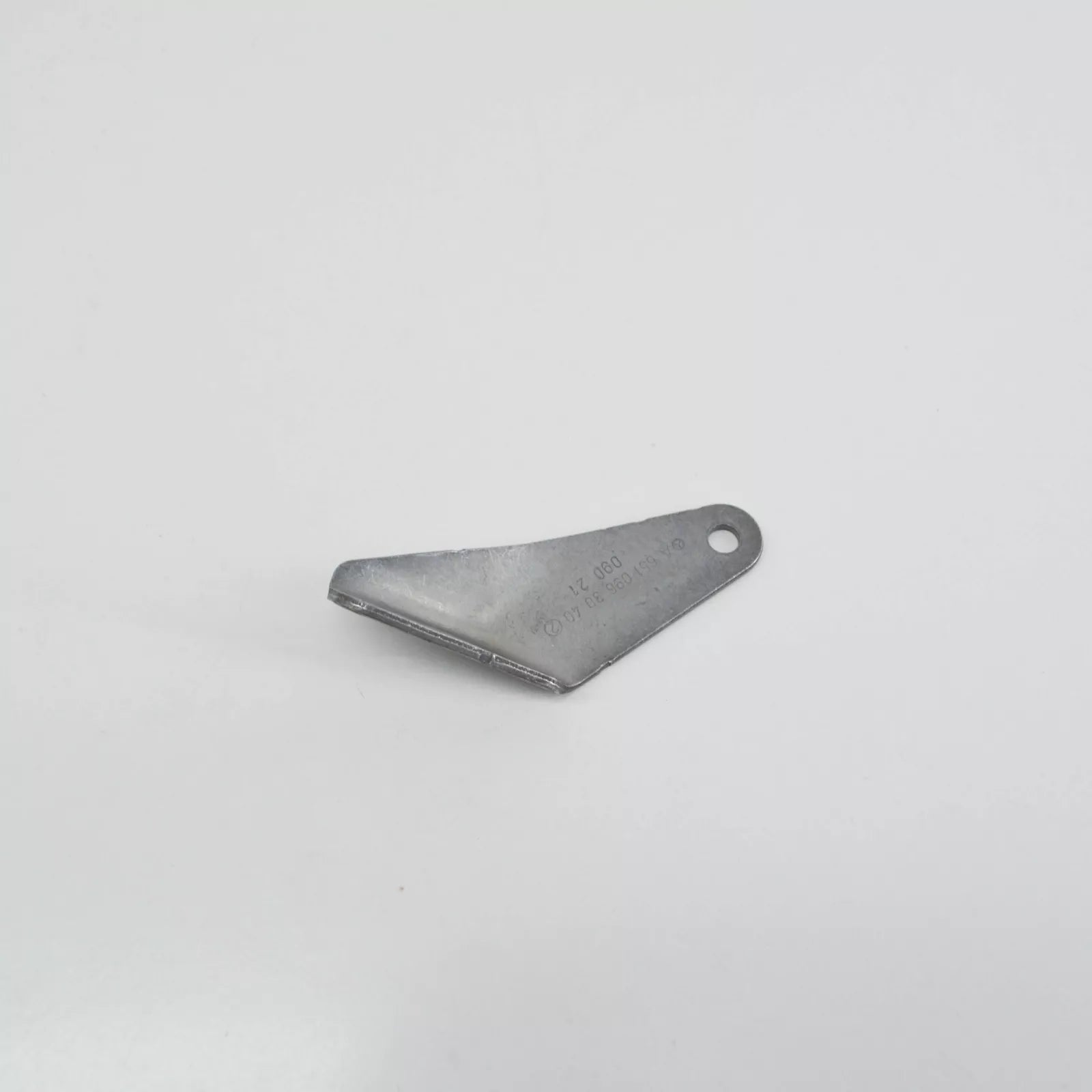 NEW MB SPRINTER W906 EXHAUST GAS TURBO TO ALTERNATOR BRACKET A6510963040