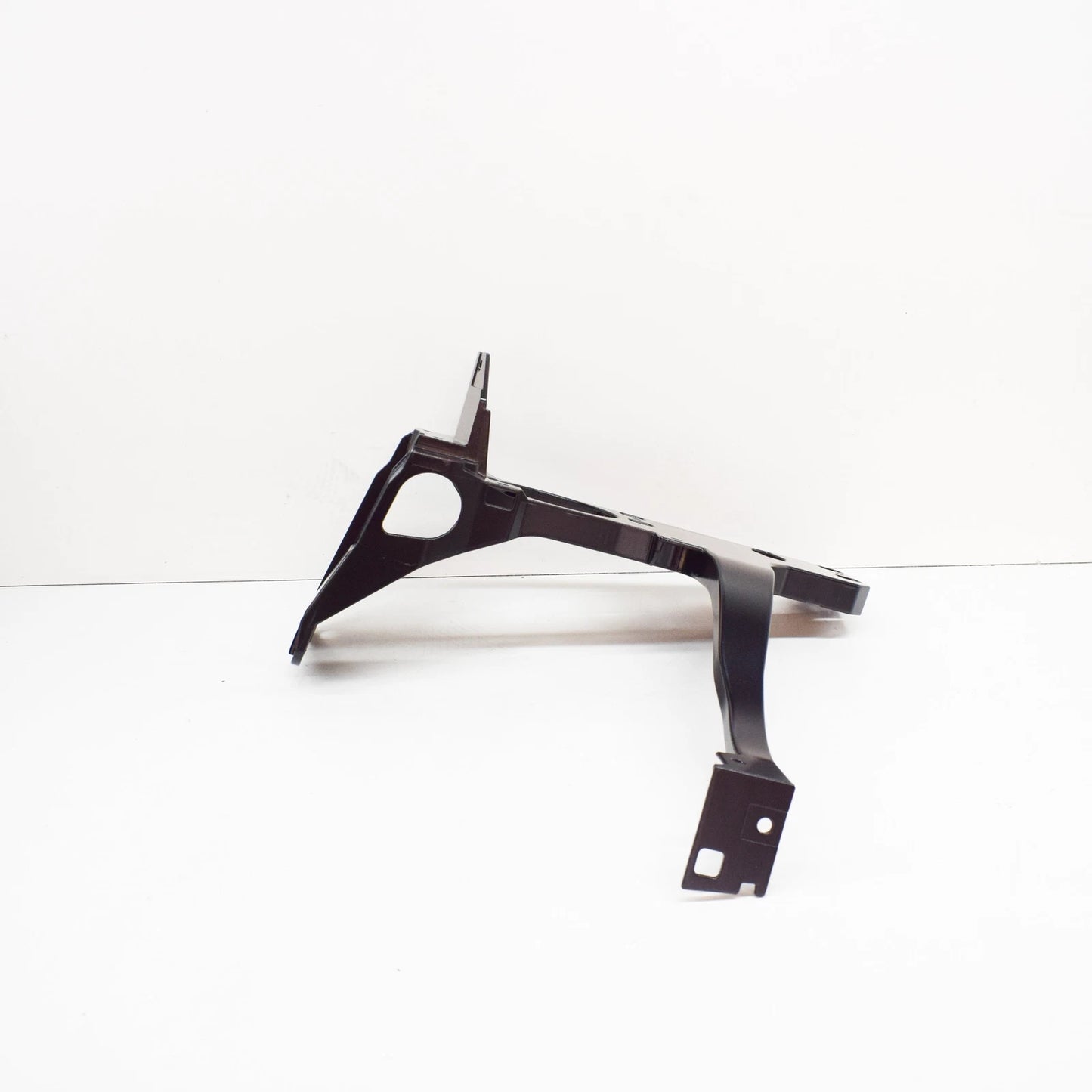 NEW BMW 6 E63 FRONT RADIATOR RIGHT BRACKET 51647008848 7008848 2007 ORIGINAL