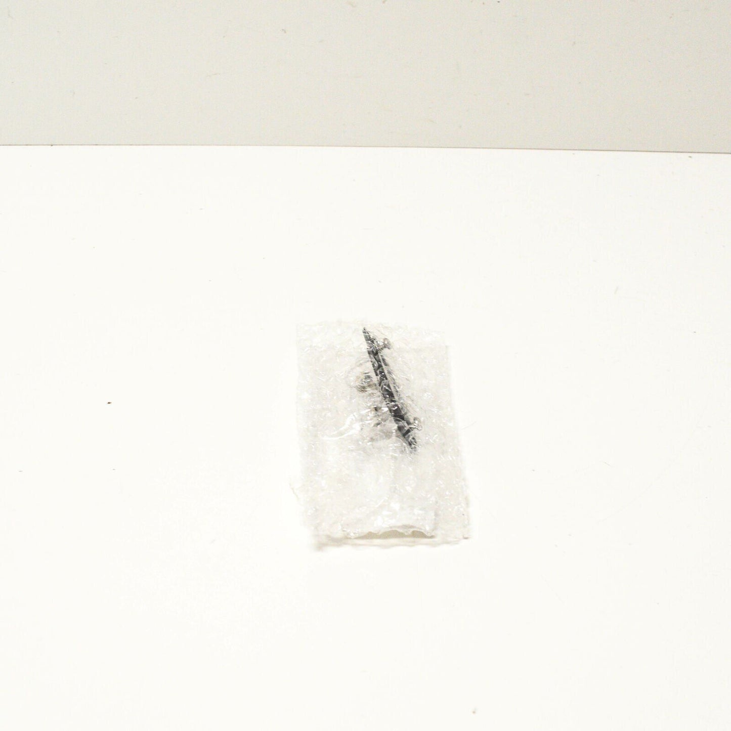 NEW MERCEDES-BENZ M-CLASS W164 LICENSE PLATE LIGHT A2518200066 ORIGINAL