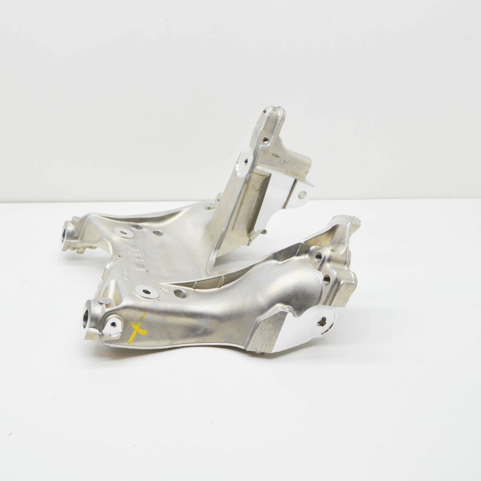 NEW AUDI A6 C8 FRONT LEFT SUSPENSION BRACKET CONSOLE 80A399295S ORIGINAL