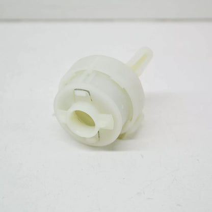 NEW VW TOURAN 5T MK2 REAR OUTER TAIL LIGHT SECURING ELEMENT 5TA945300