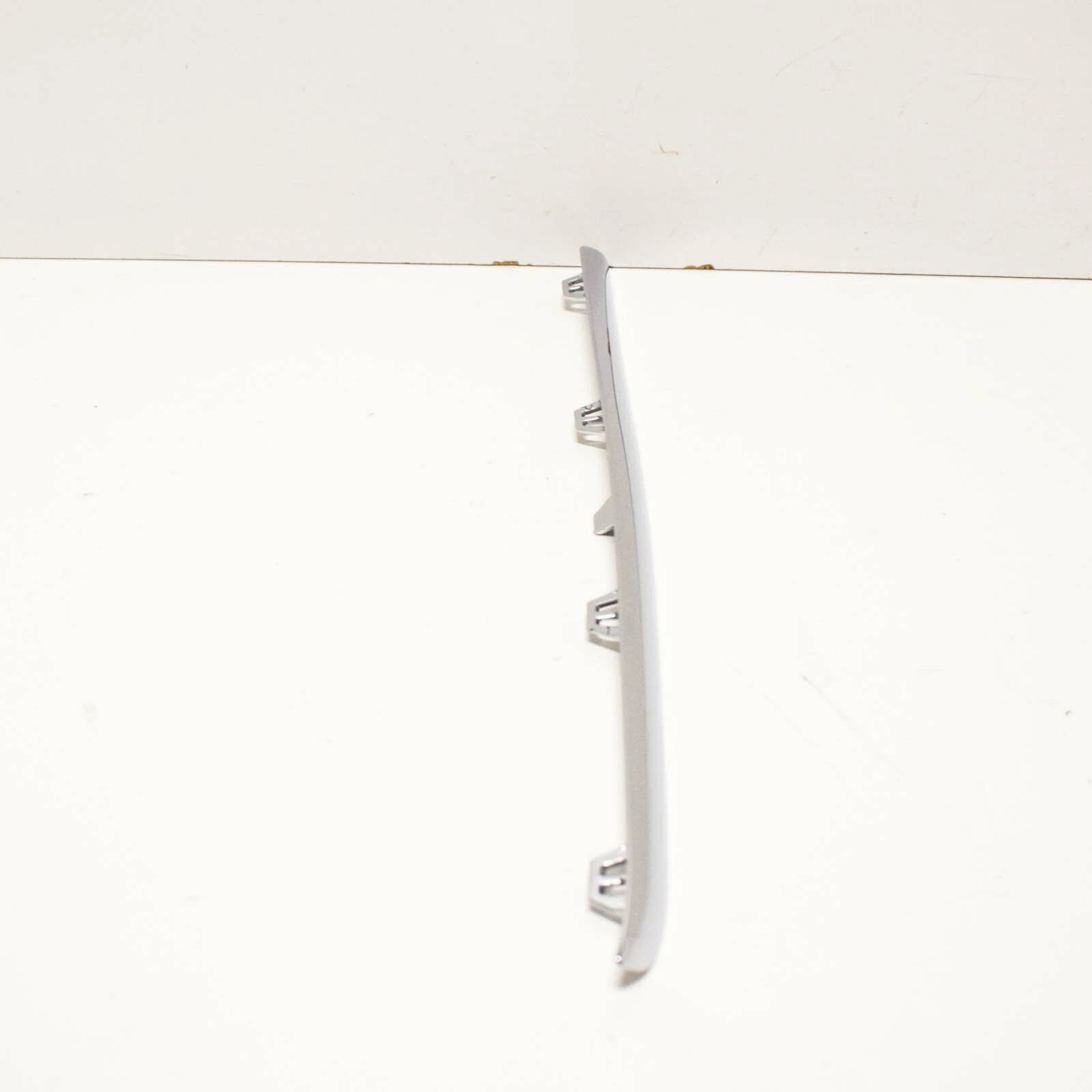 NEW MERCEDES-BENZ GLA X156 FRONT RIGHT BOTTOM ORNAMENTAL TRIM A1568851221