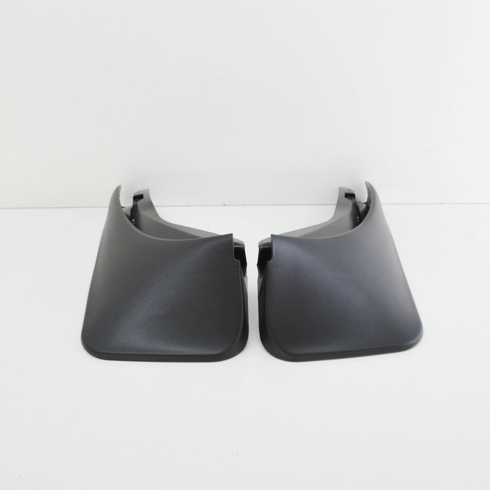 new ford kuga c394 mk1 rear mudguard flap kit 1530495 am8v4j-286a12-ac original