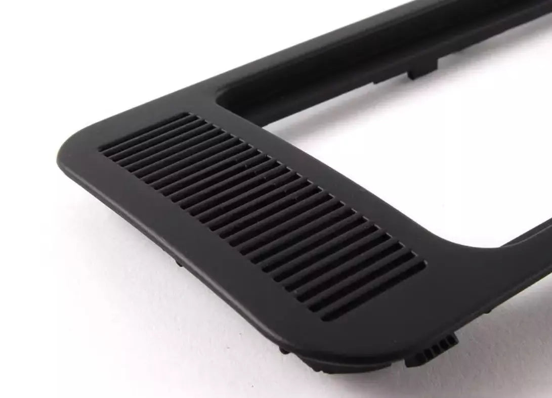 NEW BMW Z4 ROADSTER E85 INTERIOR DOME LIGHT COVER 8233608 51448233608 ORIGINAL