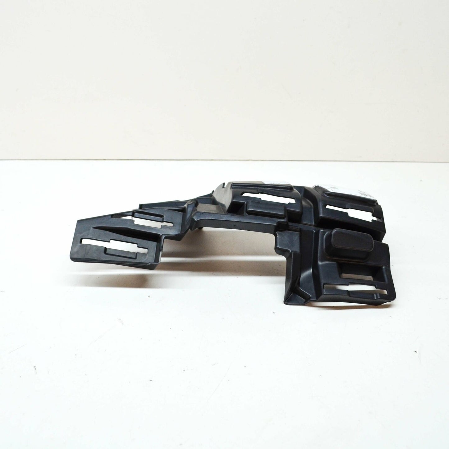 NEW MERCEDES-BENZ GLC X253 FRONT RIGHT BUMPER BRACKET A2538858006 ORIGINAL