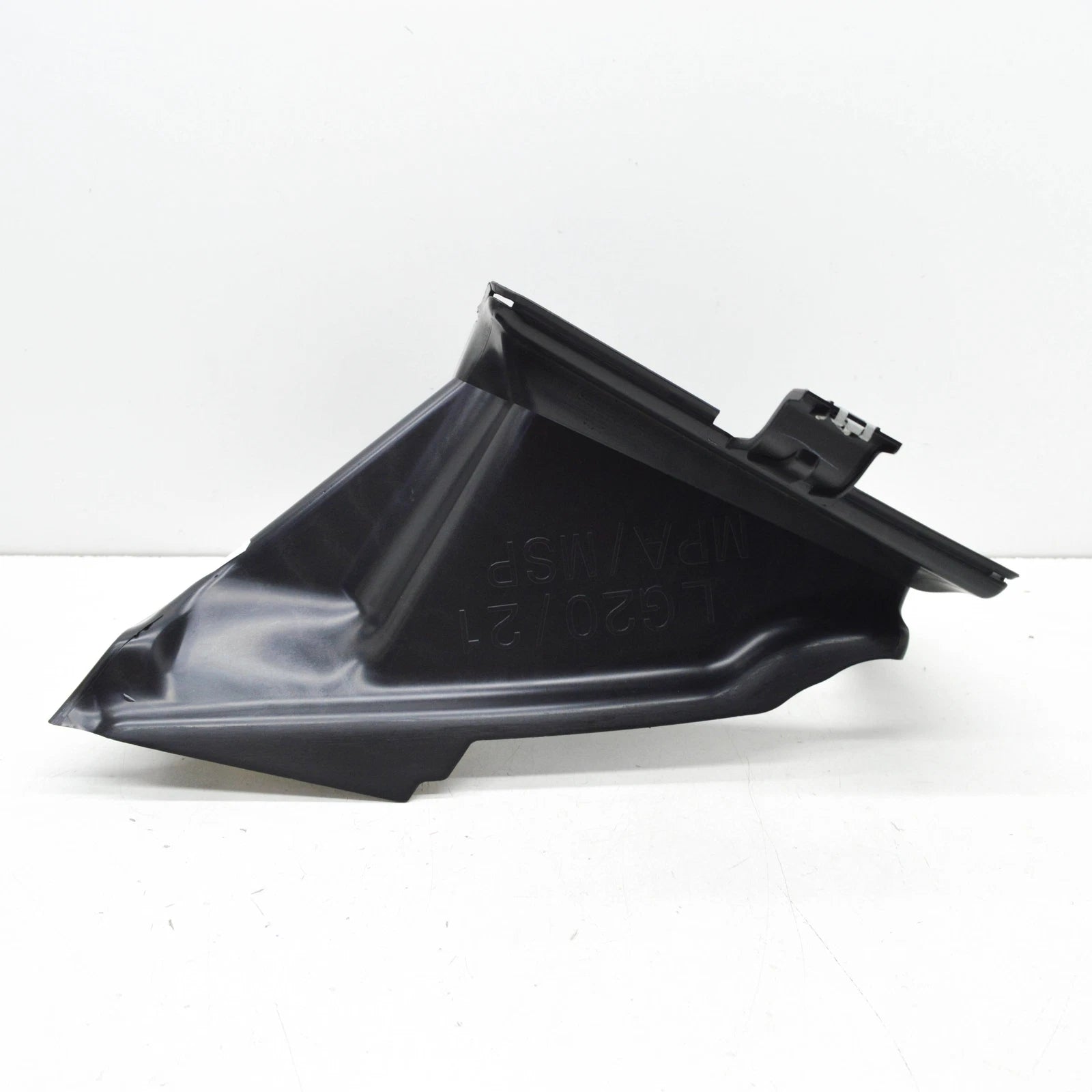 NEW BMW 3 G20, G28 FRONT LEFT RADIATOR AIR DUCT 51748071399 8071399 ORIGINAL