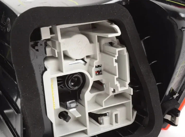 NEW VW JETTA MK6 16 REAR OUTER LEFT TAILLIGHT 5C6945095F ORIGINAL