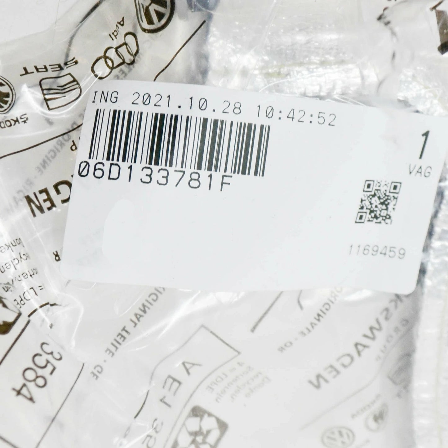 NEW AUDI A4 B7 INTAKE MANIFOLD VENT HOSE 06D133781F