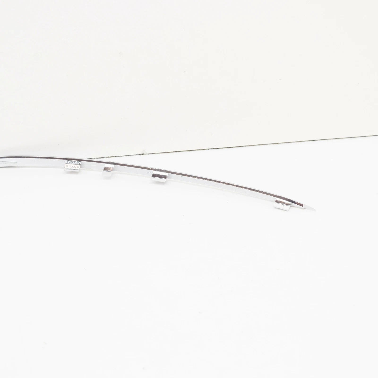 NEW MB E S211 FRONT BUMPER LEFT LOWER MOULDING A2118852321