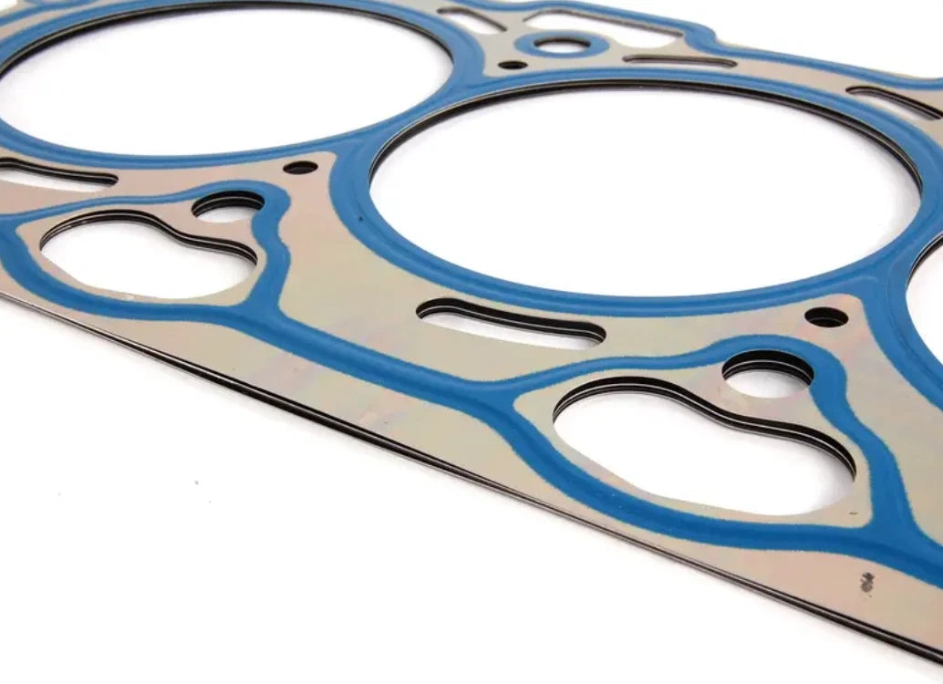 NEW BMW 5 E60 CYLINDER HEAD GASKET 11127513945 7513945 ORIGINAL