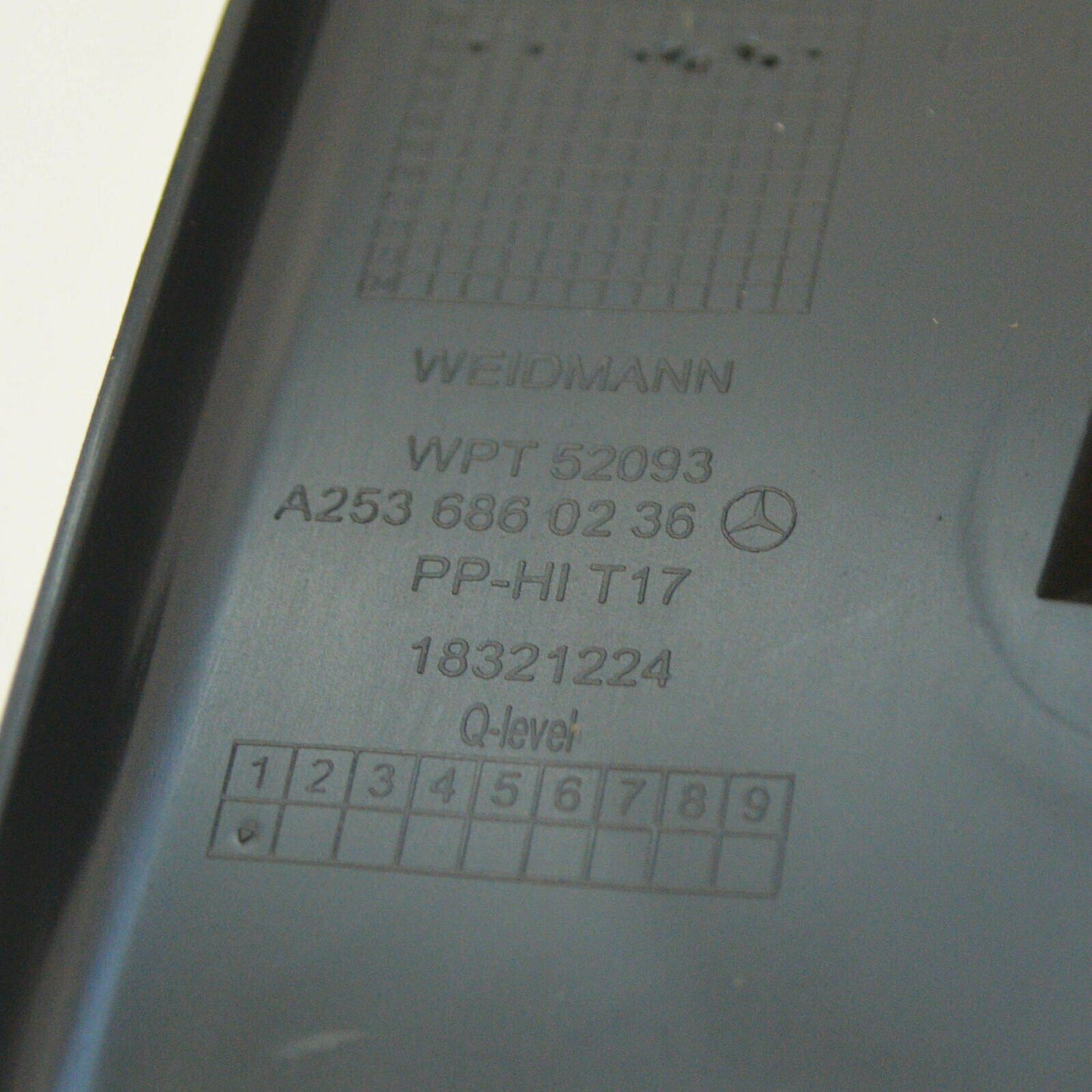 NEW MB GLC X253 REAR RIGHT DOOR SCUFF SILL PLATE A25368602369051 ORIGINAL