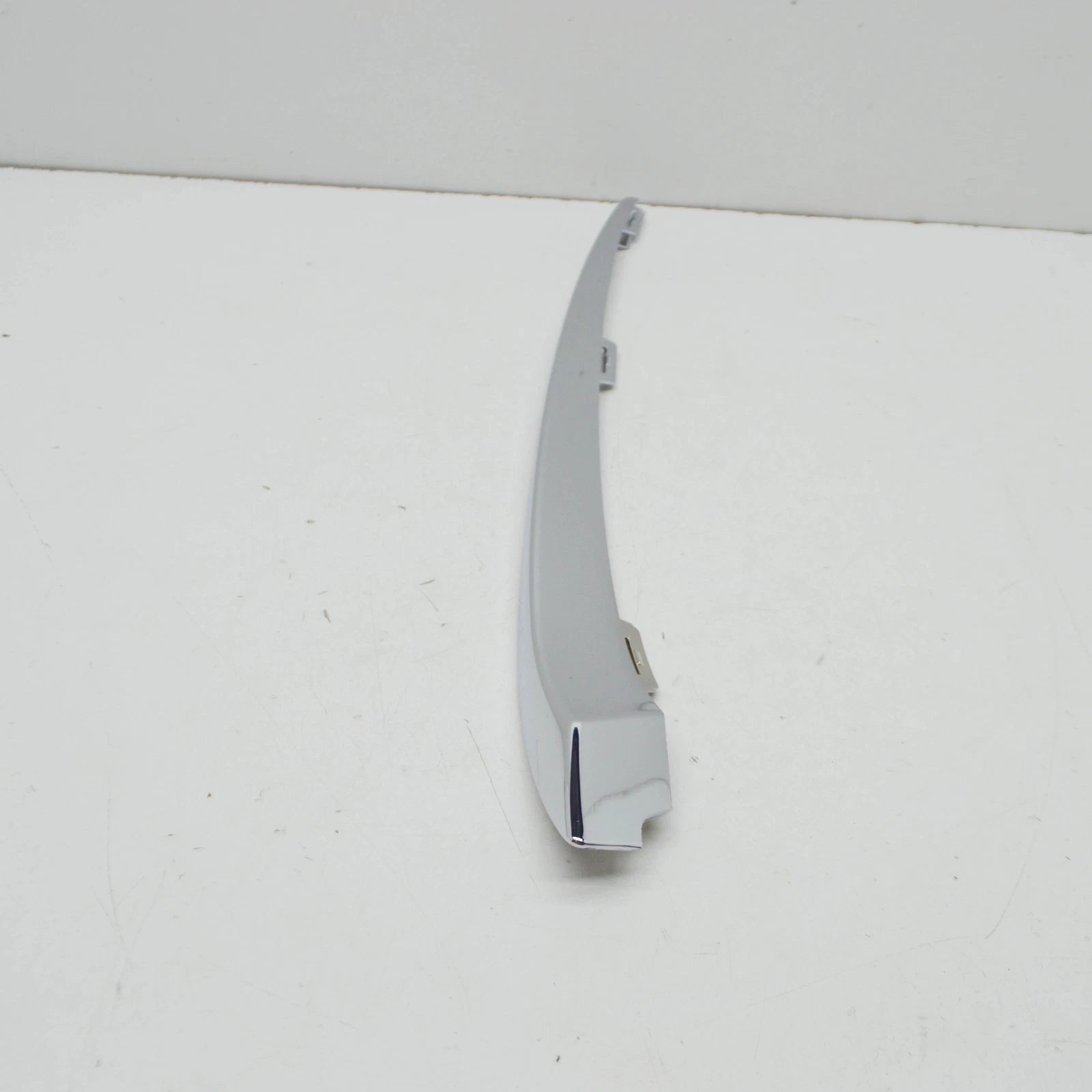 NEW BMW 7 G11 FRONT BUMPER LEFT UPPER MOLDING 51117362693 7362693 2016 ORIGINAL