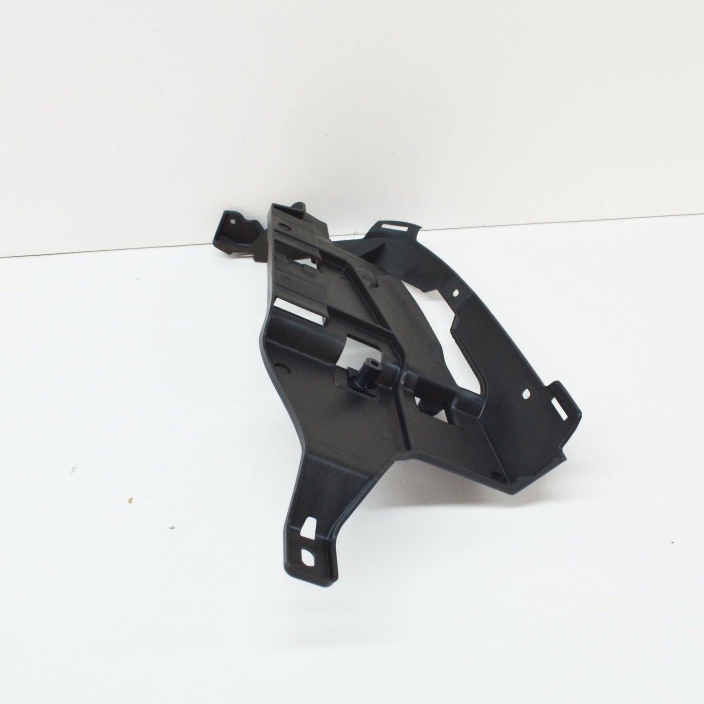 NEW MERCEDES-BENZ E W212 TAIL PIPE BRACKET REAR RIGHT A2128852614 ORIGINAL