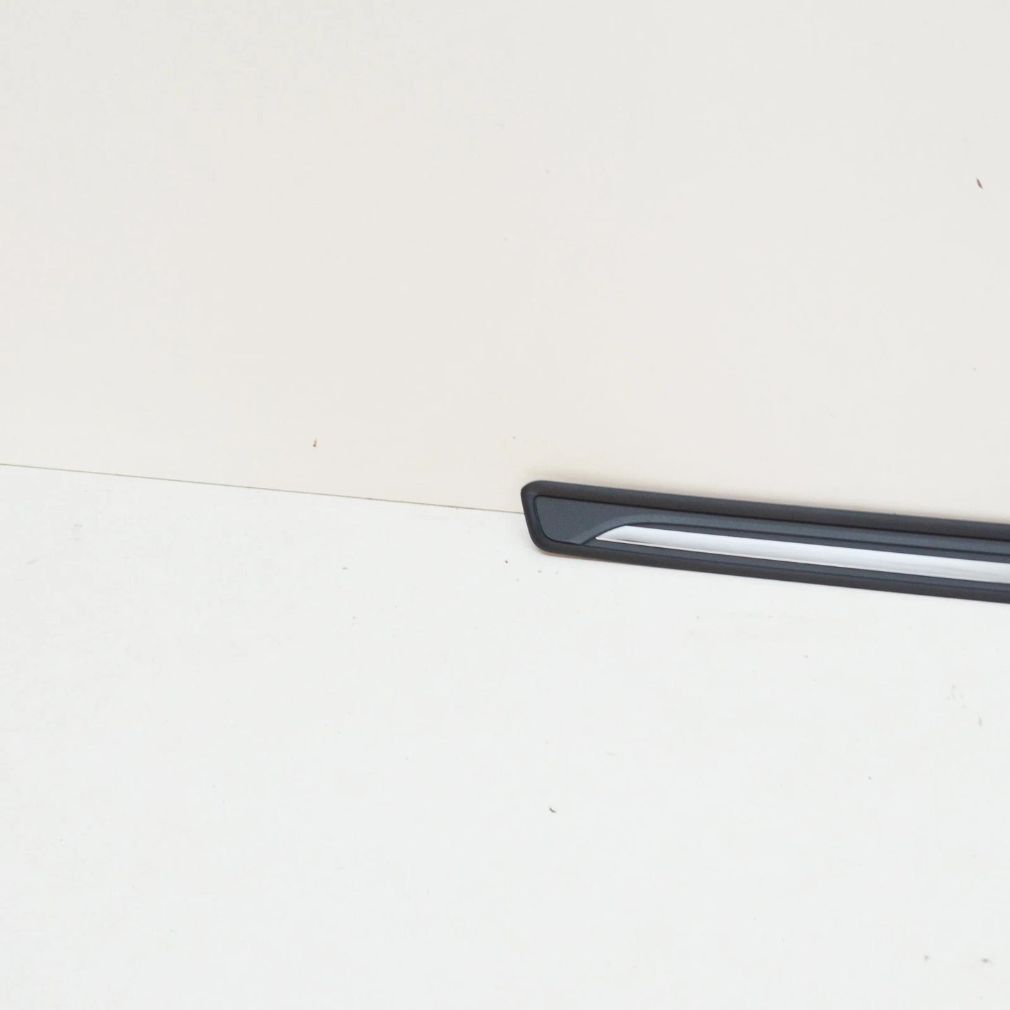 NEW BMW 1 COUPE E82 FRONT LEFT DOOR SILL TRIM 51477180739 7180739 ORIGINAL