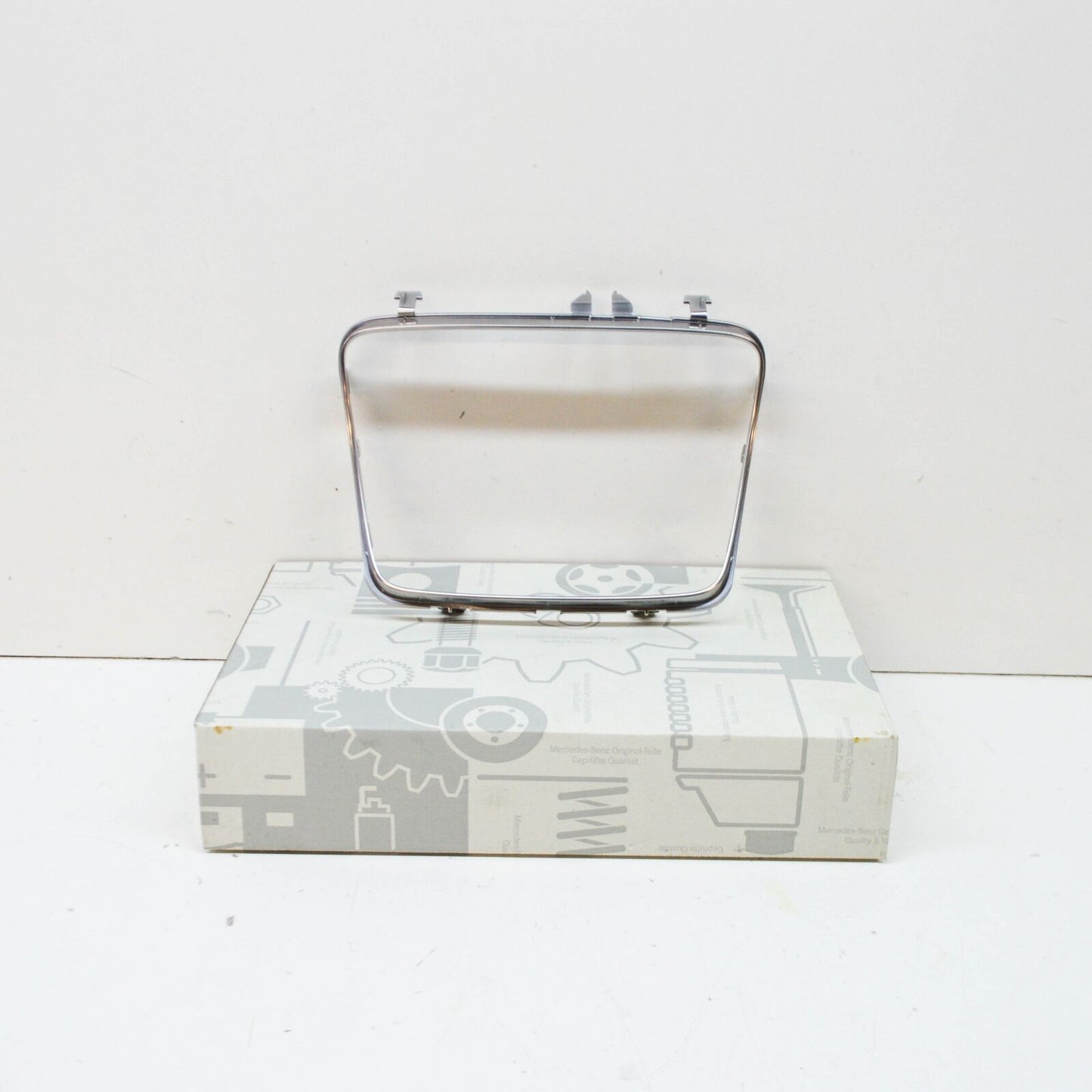 NEW MERCEDES-BENZ E W213 CENTER CONSOLE CUP HOLDER BOX TRIM A2136830600 ORIGINAL