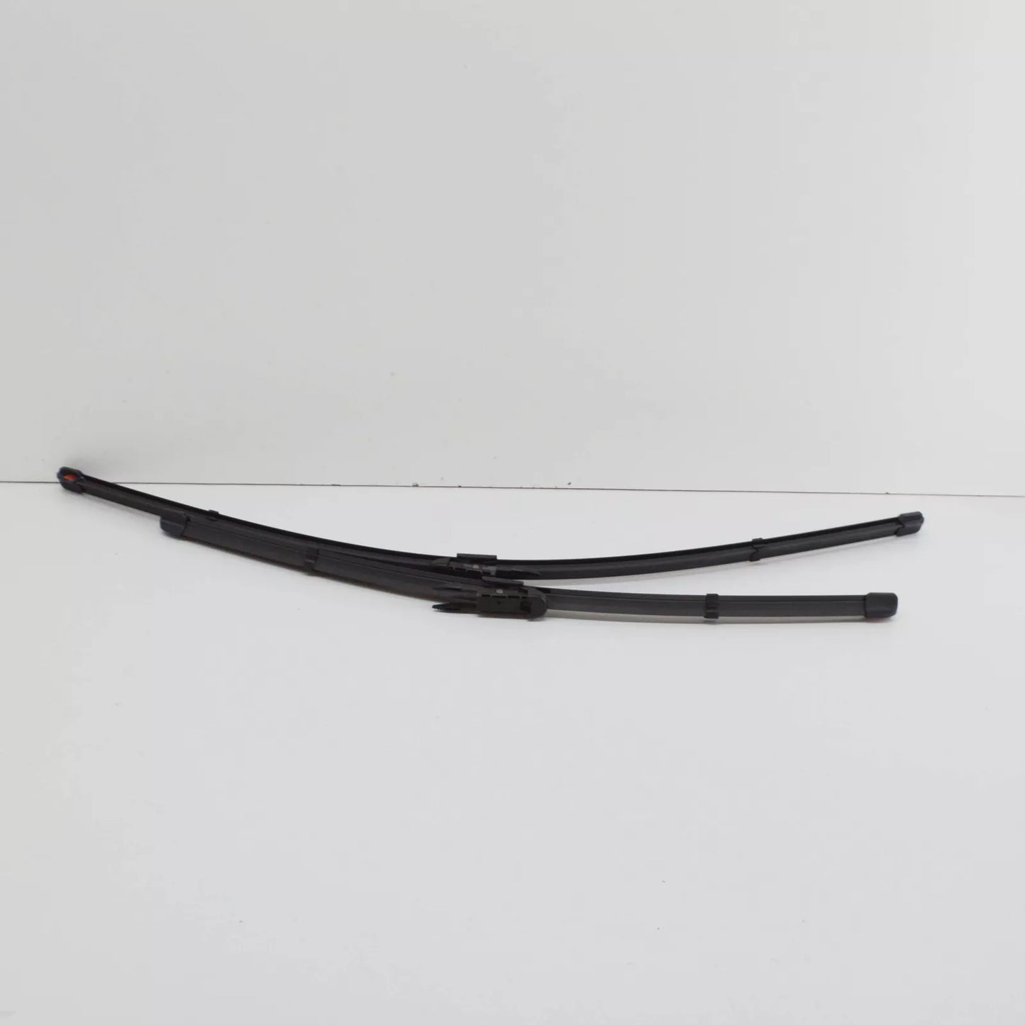 NEW MERCEDES-BENZ ML W164 WINDSHIELD WIPER BLADE LHD A2518200100 ORIGINAL