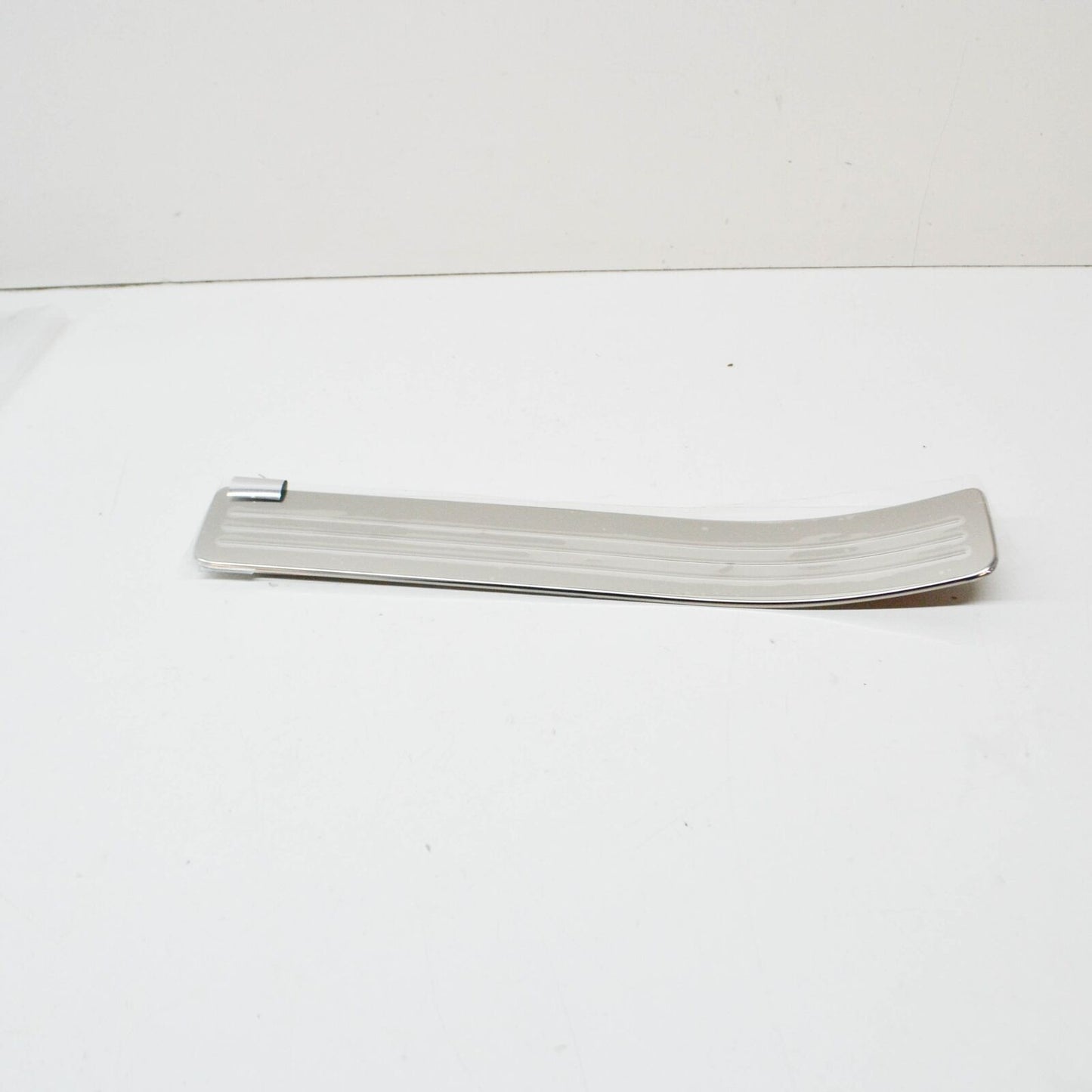 NEW MERCEDES-BENZ C W204 REAR LEFT OUTSIDE ENTRANCE RAIL A2046800335 ORIGINAL