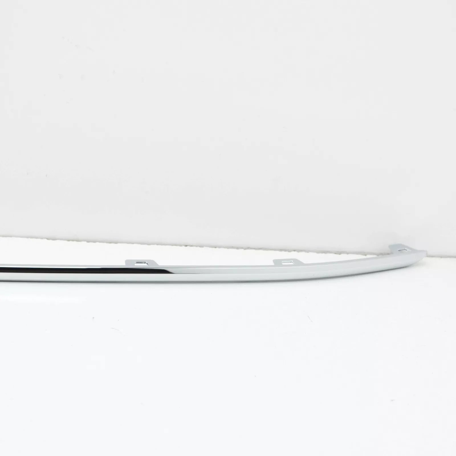 NEW VOLKSWAGEN TIGUAN AD FRONT BUMPER CENTER MOLDING 5NA853101K2ZZ ORIGINAL