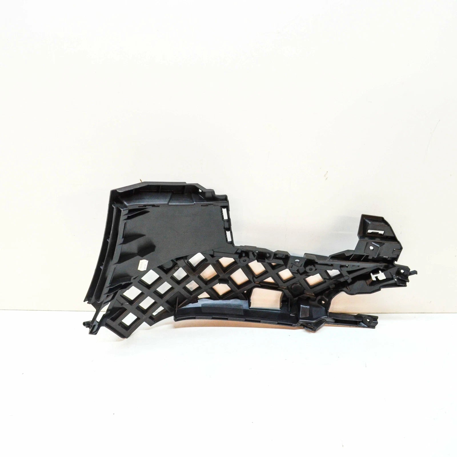 NEW VW ARTEON 3H7 FRONT RIGHT BUMPER GUIDE BRACKET R-LINE 3G8807178D