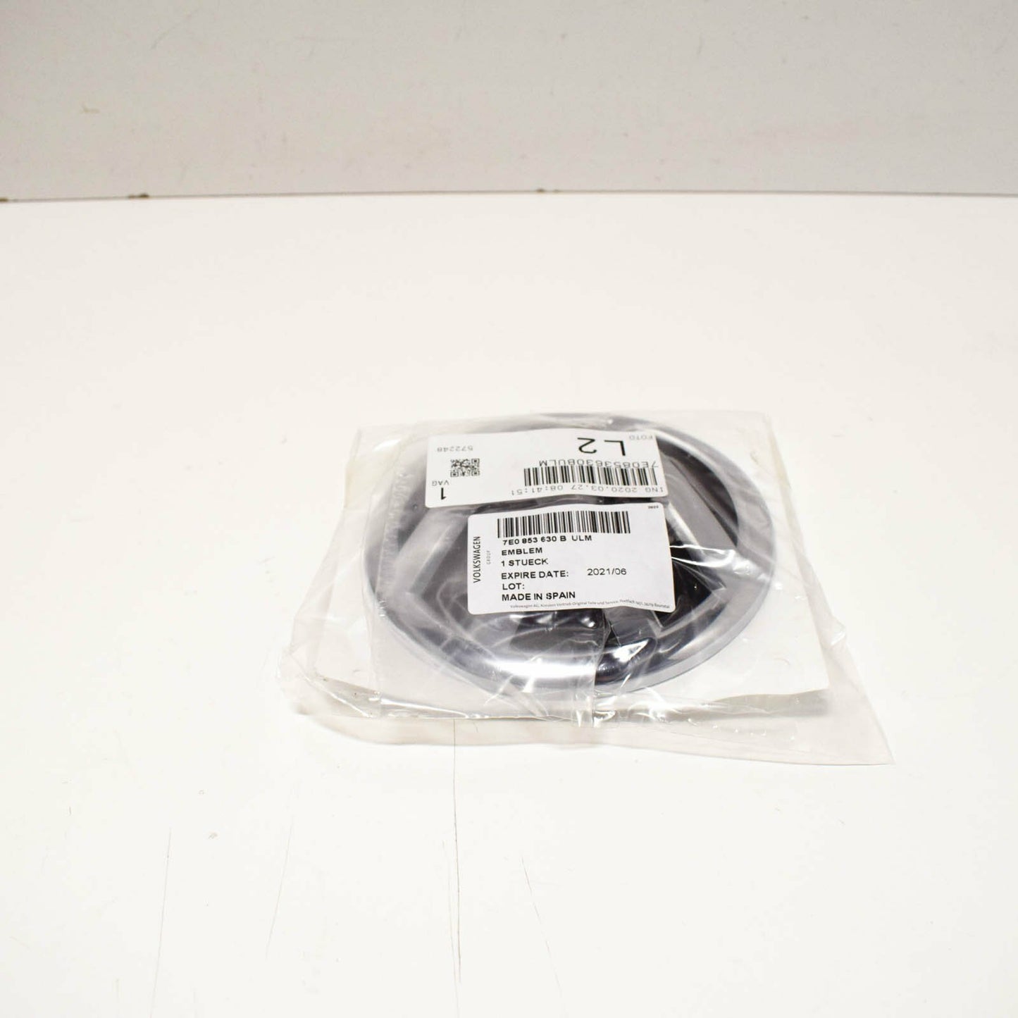 NEW VOLKSWAGEN TRANSPORTER T5 REAR LID BADGE 7E0853630BULM ORIGINAL