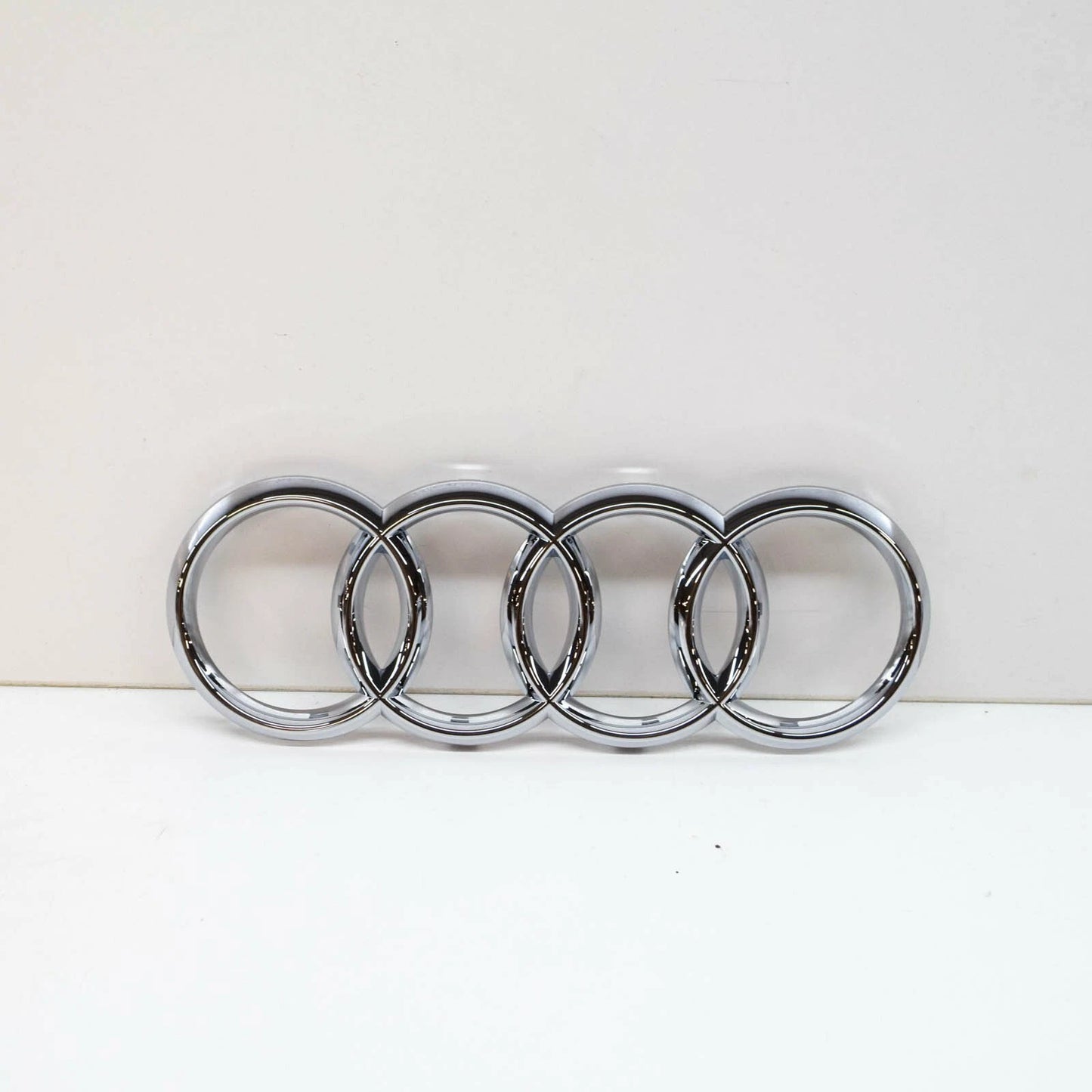 NEW AUDI A6 C7 FRONT GRILL BADGE EMBLEM 4H0853605B2ZZ 2014