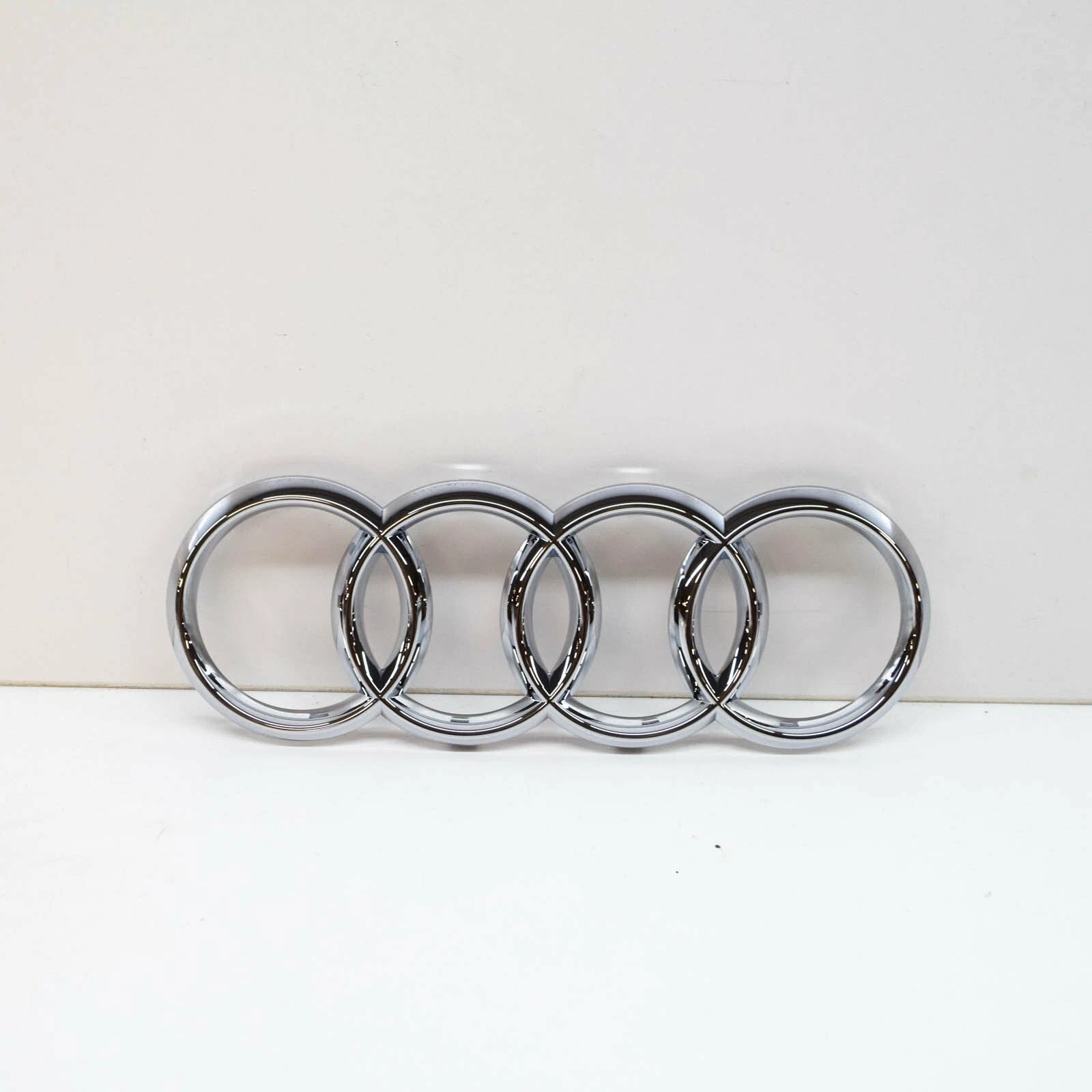 NEW AUDI A6 C7 FRONT GRILL BADGE EMBLEM 4H0853605B2ZZ 2014