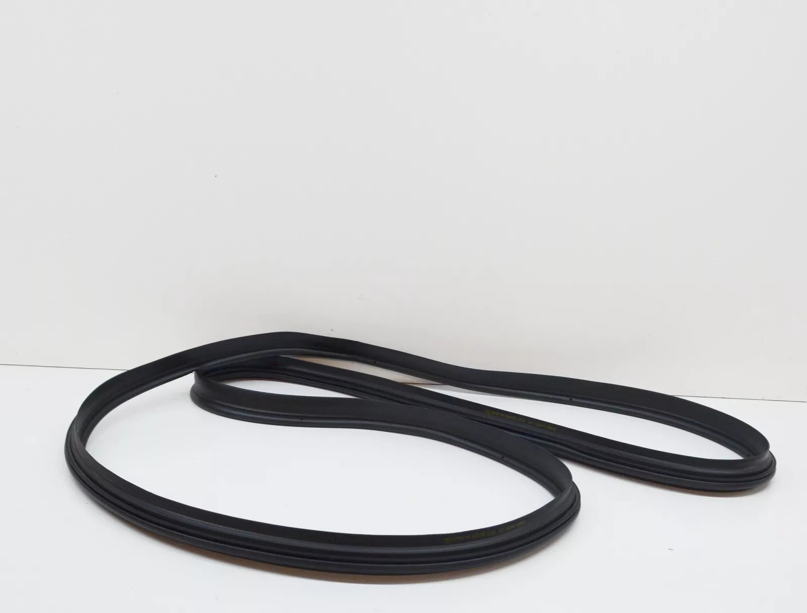 NEW AUDI A3 SPORTBACK 8V REAR TAILGATE WEATHERSTRIP 8V4827705