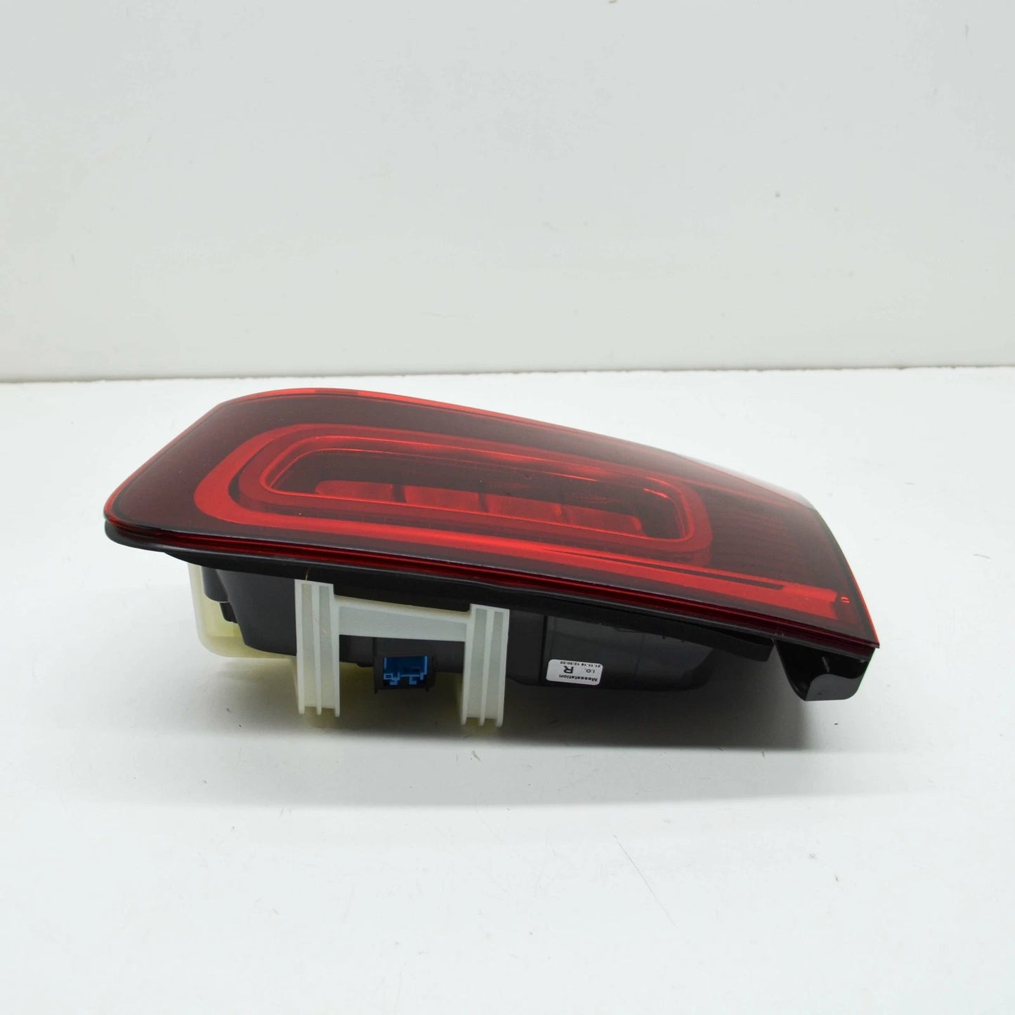 NEW MB GLC C253 REAR LEFT TAILGATE TRUNK TAILLIGHT LAMP A2539060102