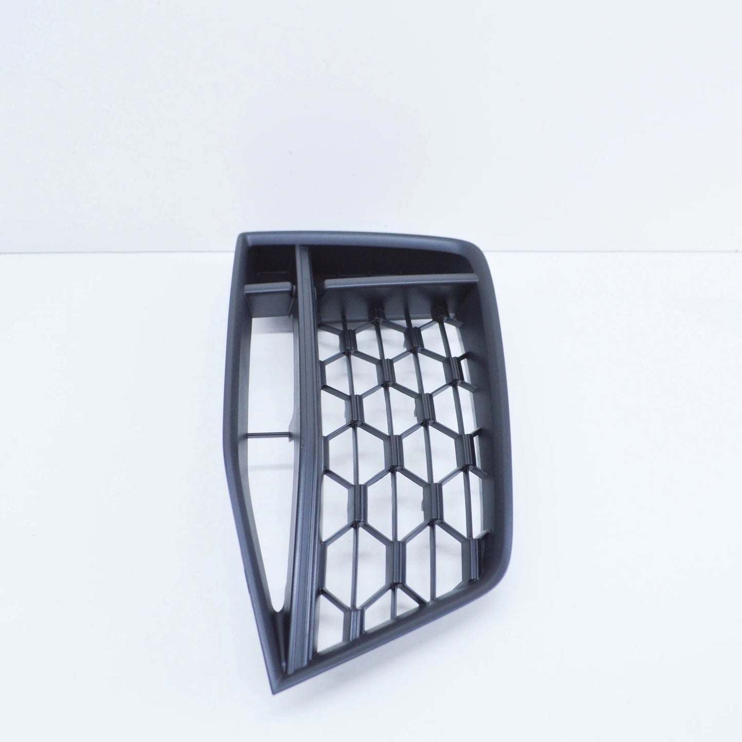 NEW AUDI TT FV FRONT BUMPER RIGHT AIR GUIDE GRILLE 8S0807682G9B9 ORIGINAL