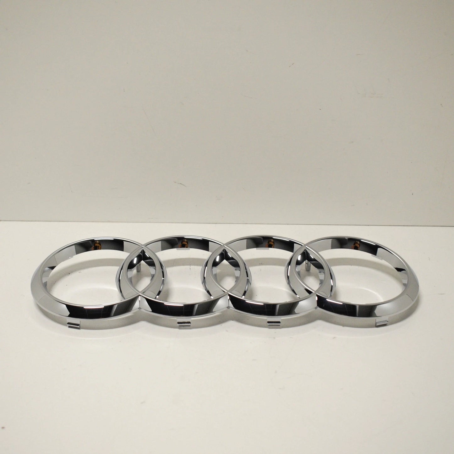 NEW AUDI A7 4G FRONT GRILLE EMBLEM 4H0853605C2ZZ ORIGINAL