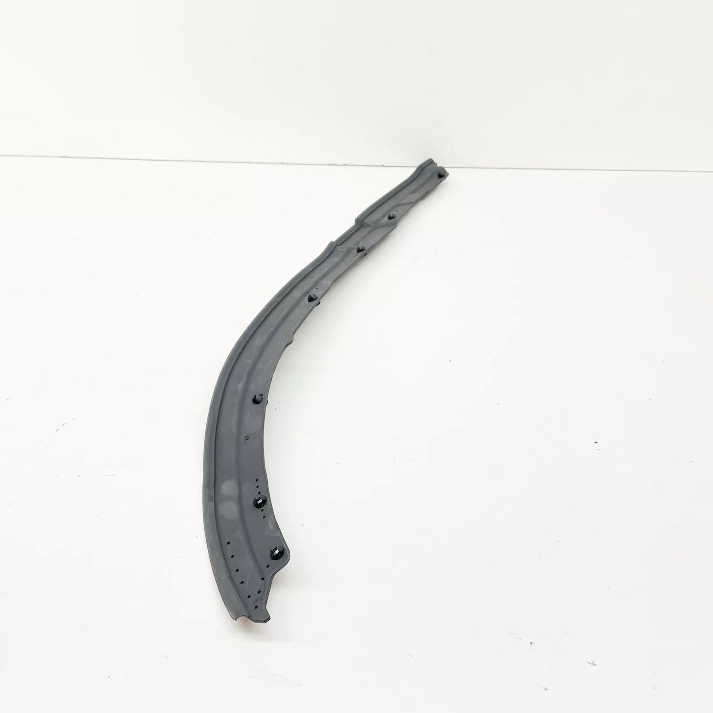 NEW MERCEDES-BENZ C W203 FRONT RIGHT DOOR SEALING FRAME A2037201678