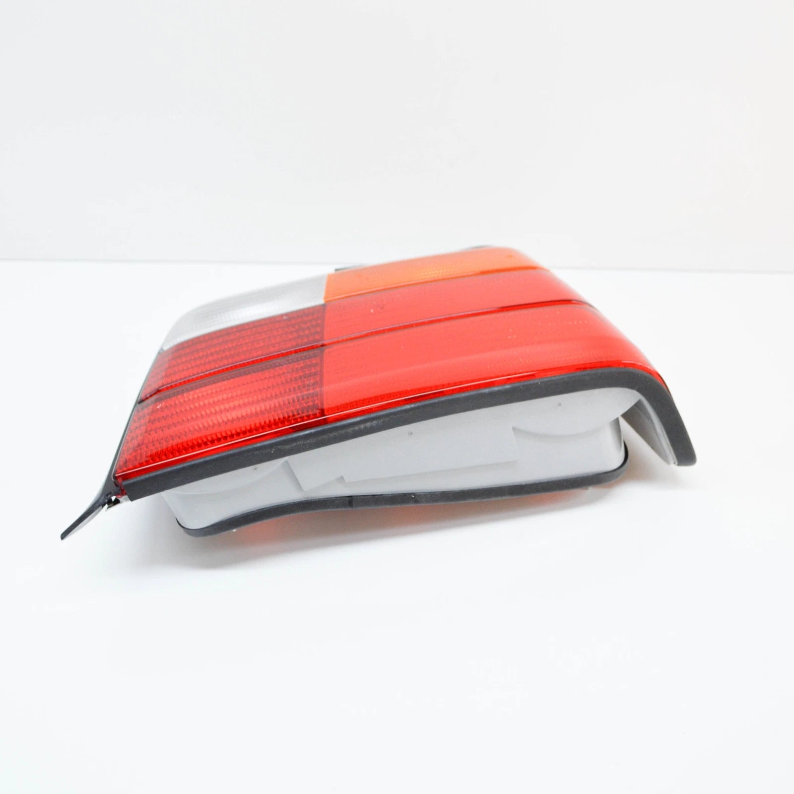 NEW BMW E36 SEDAN TAIL LIGHT RIGHT 1393430 63211393430 ORIGINAL