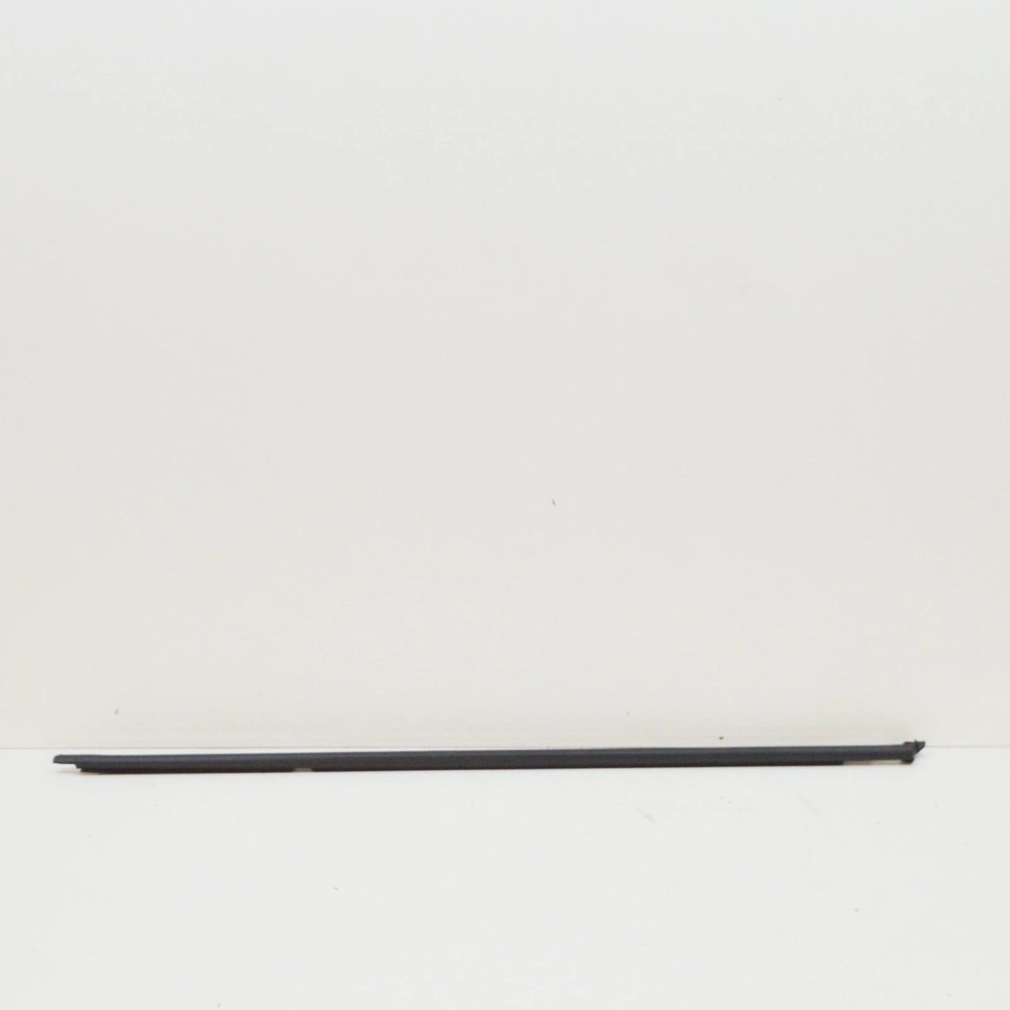 NEW VW PASSAT 3G B8 REAR LEFT OUTER WINDOW APERTURE SEAL 3G5839477C5AP ORIGINAL