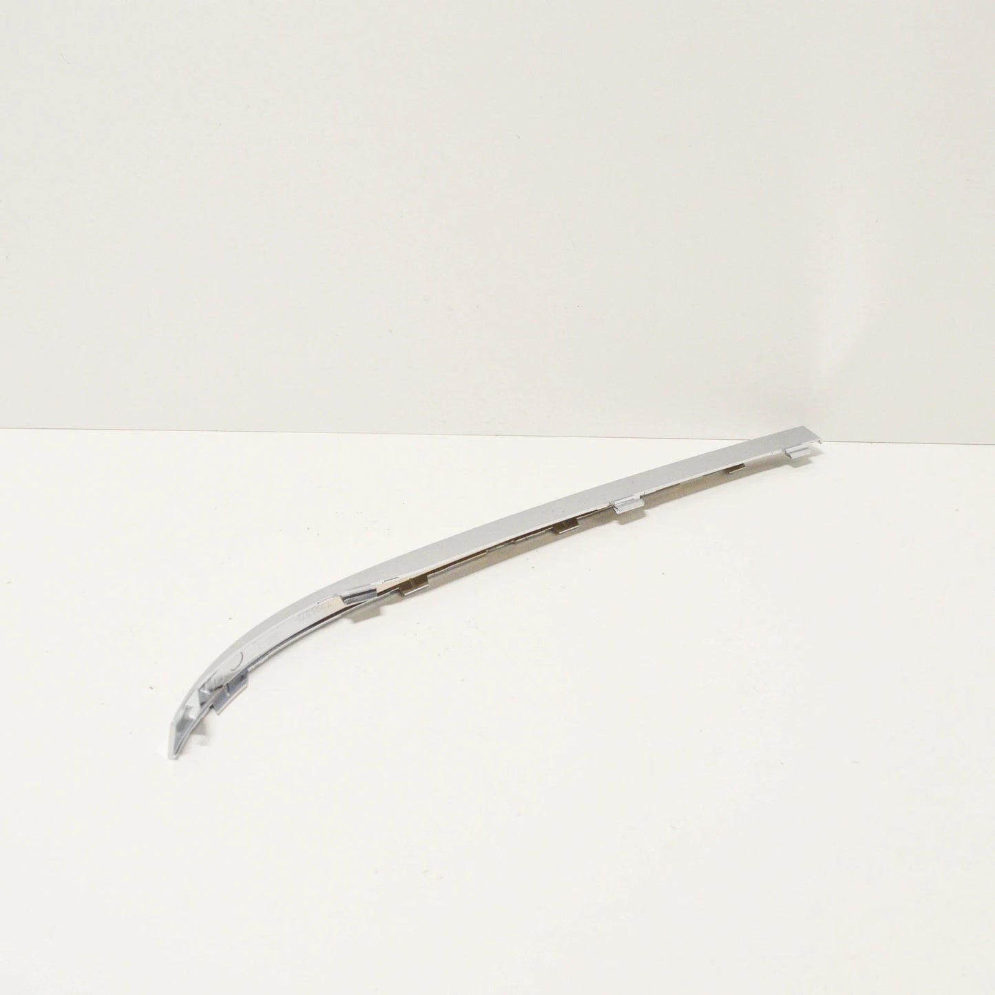 NEW BMW 7 F01 FRONT BUMPER RIGHT MOLDING TRIM 51117295272 7295272 2015 ORIGINAL