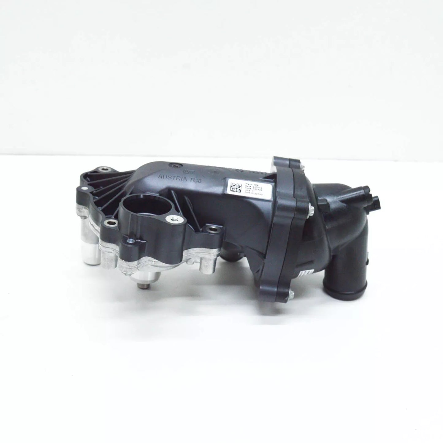 NEW VOLKSWAGEN TOUAREG 7L WATER PUMP 079121010D ORIGINAL