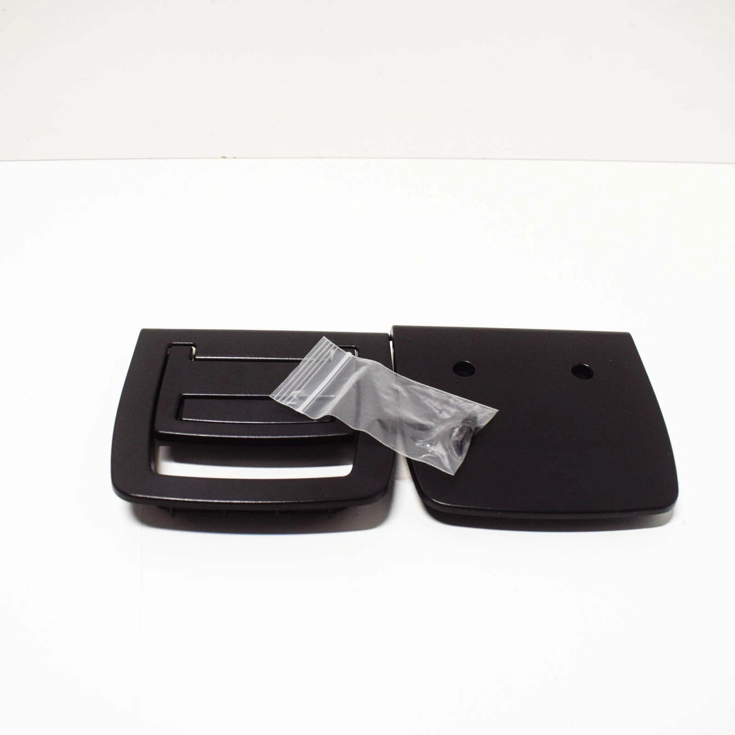 NEW BMW E70 E71 X5 X6 SERIES FLOOR BLACK CARPET TRUNK HANDLE 51479120283